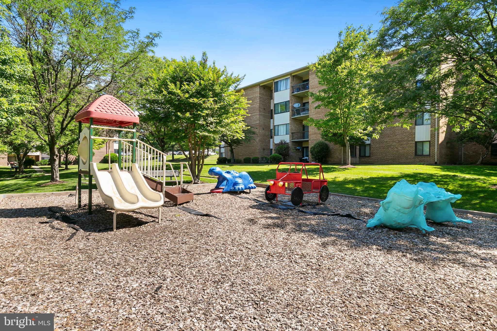 CHERRY GLEN CONDOS - Residential