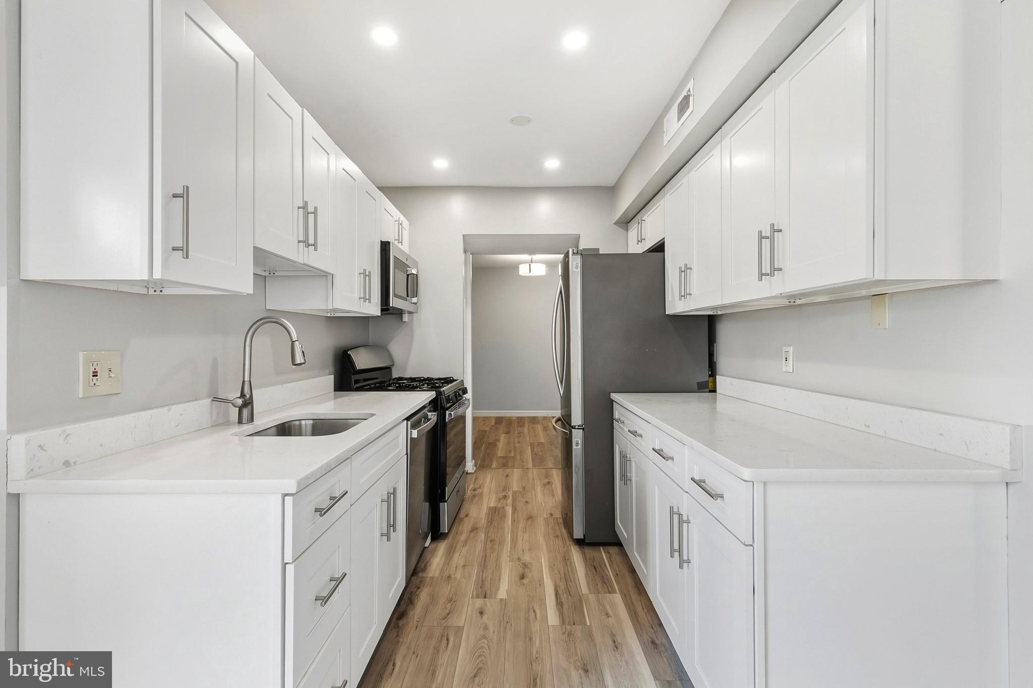 CHERRY GLEN CONDOS - Residential