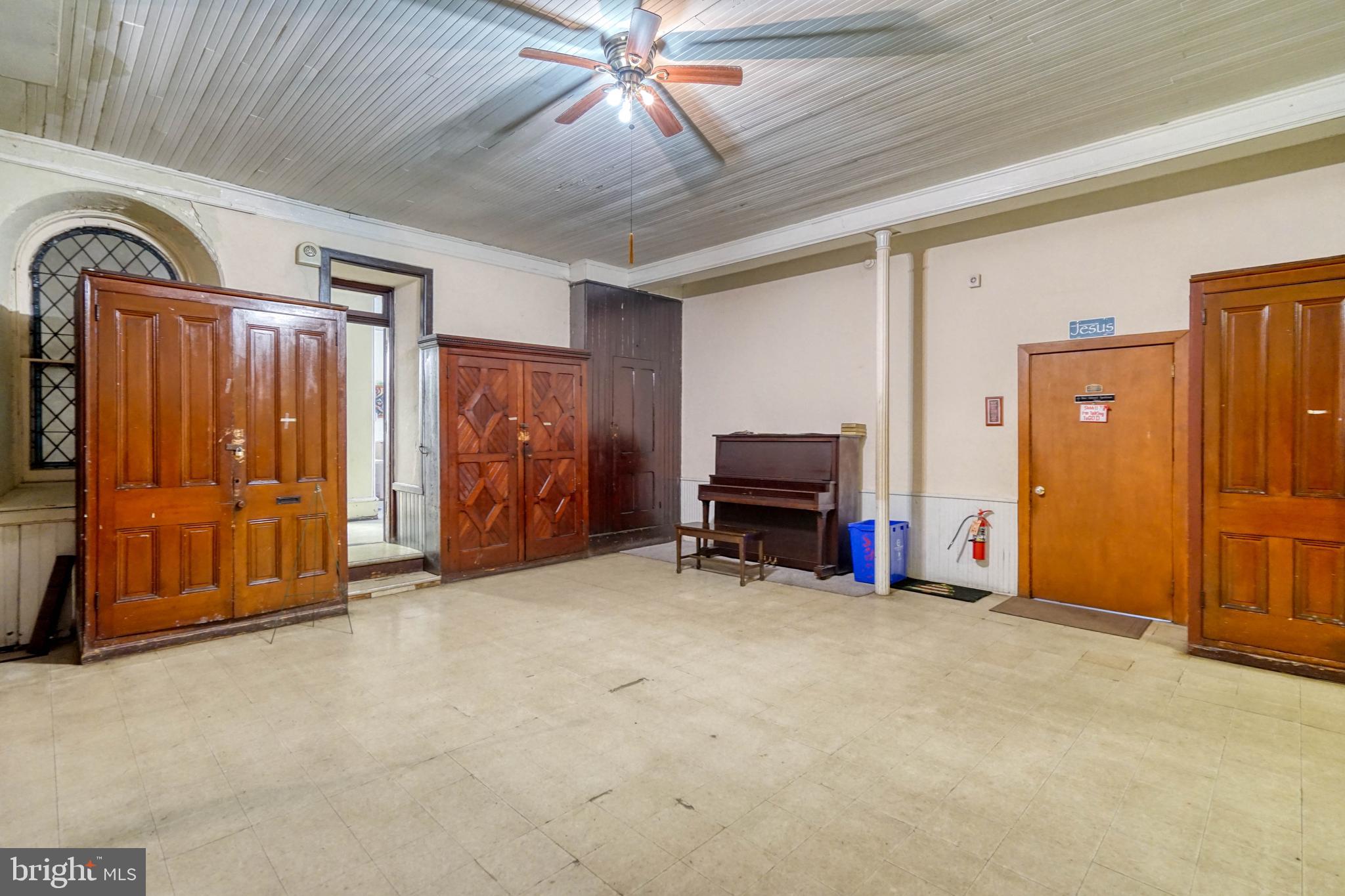 GRADUATE HOSPITAL - Commercial Sale