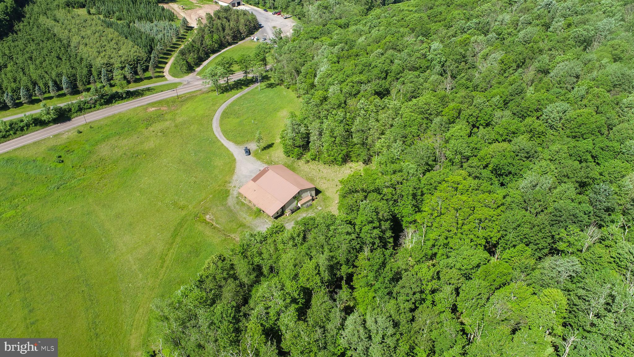 RED HOUSE - Land