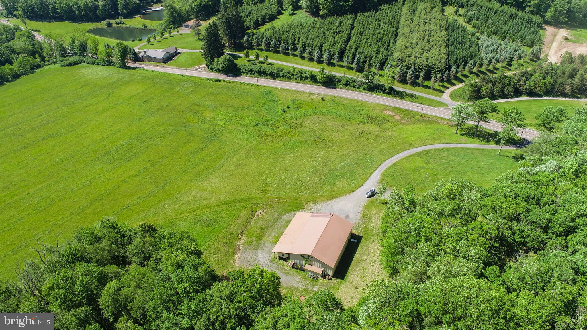 RED HOUSE - Land