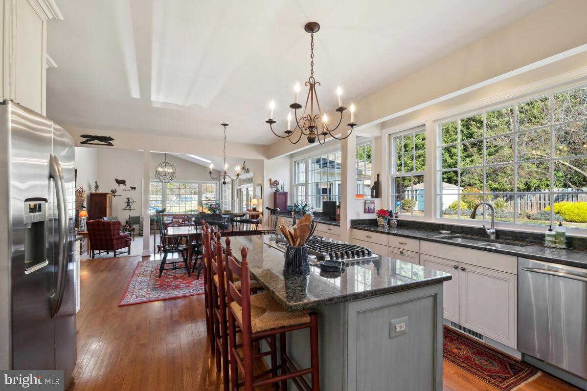 PT ROCKVILLE OUT RES 3 - Residential