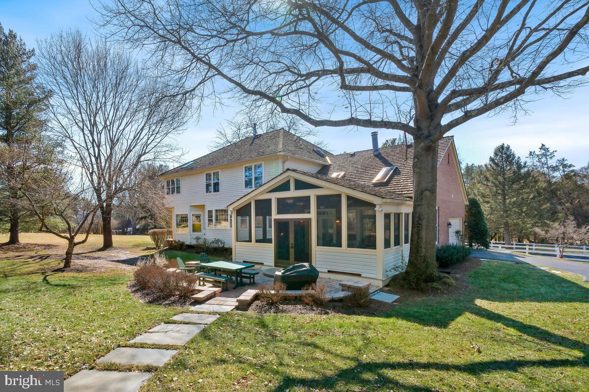 PT ROCKVILLE OUT RES 3 - Residential