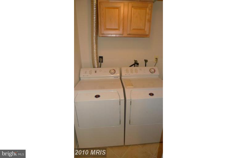 RAMBLING HILLS - Residential Lease