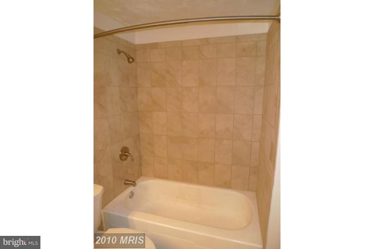 RAMBLING HILLS - Residential Lease
