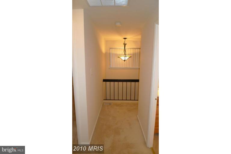 RAMBLING HILLS - Residential Lease
