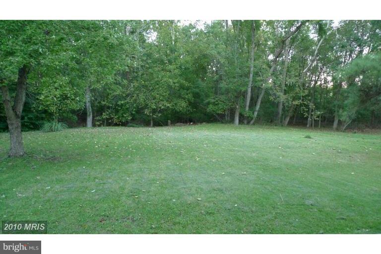 RAMBLING HILLS - Residential Lease
