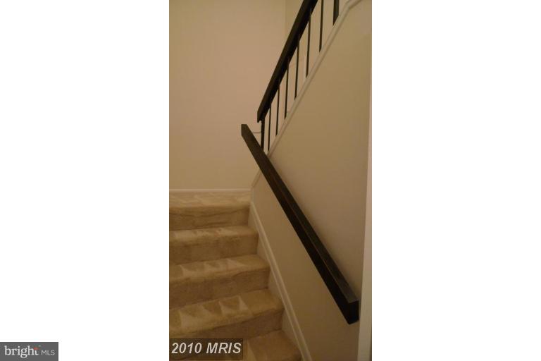 RAMBLING HILLS - Residential Lease