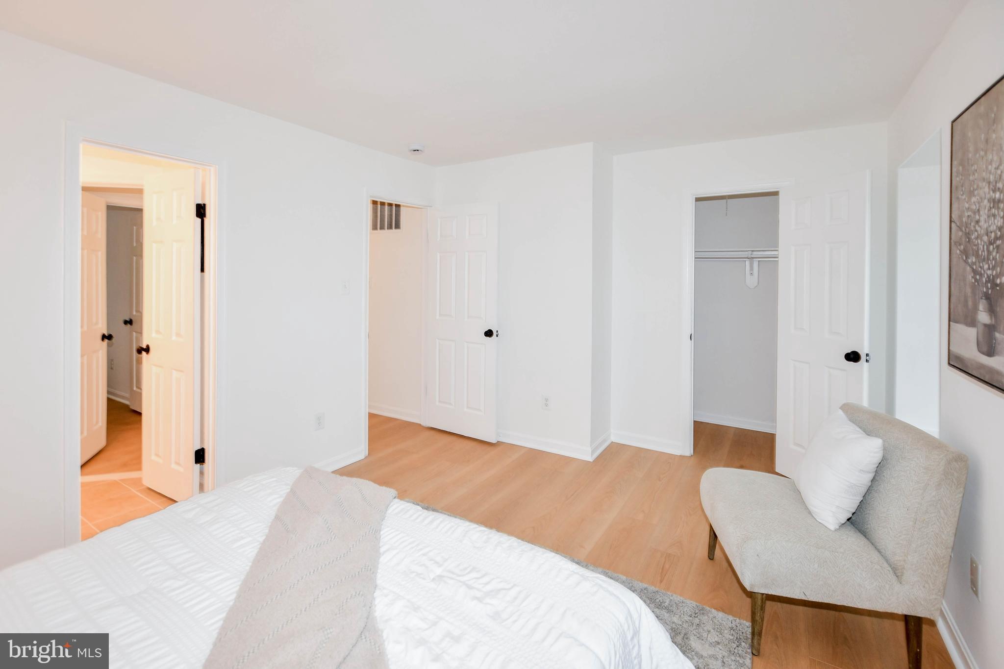 LONDON WOODS - Residential