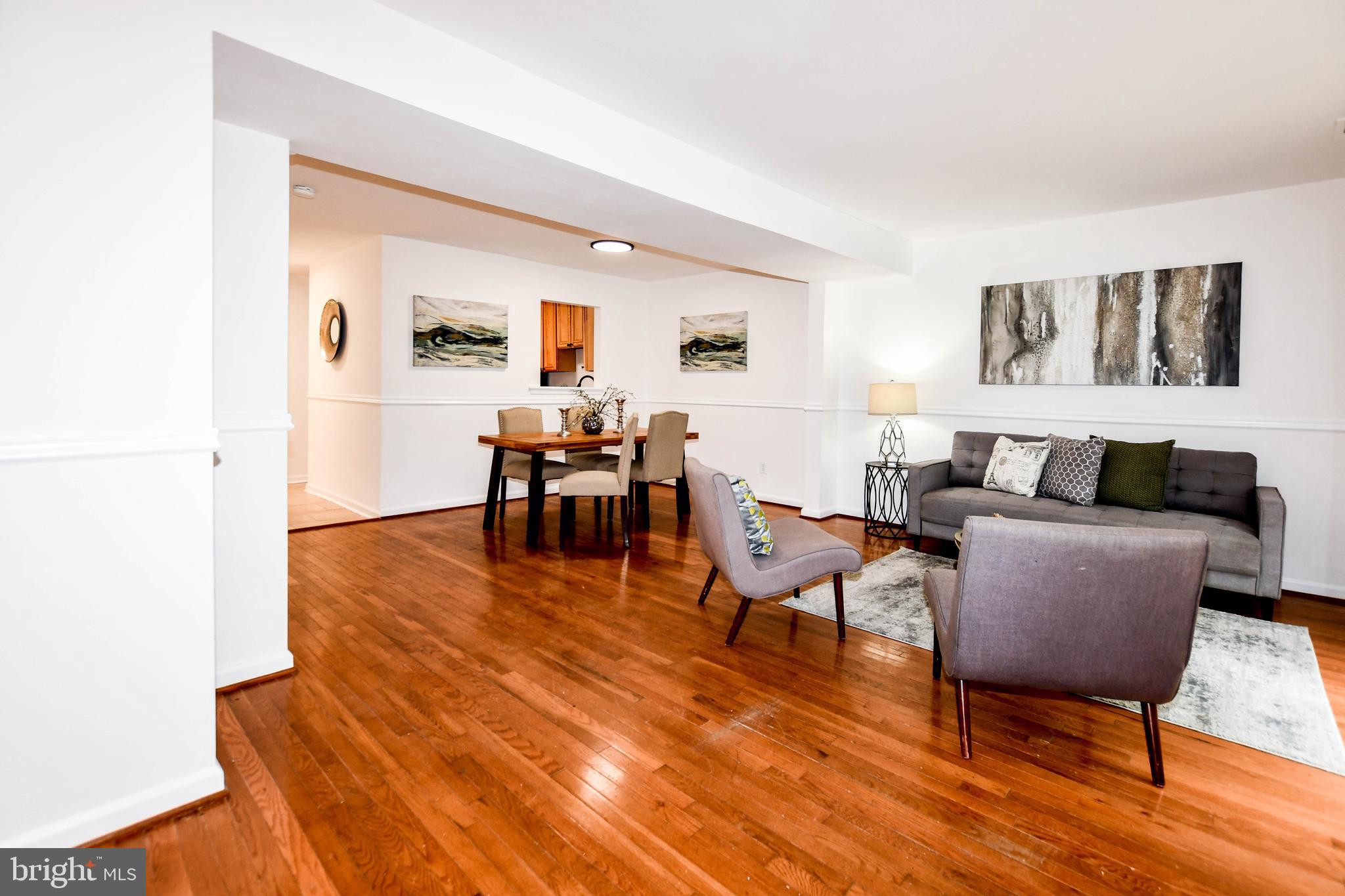 LONDON WOODS - Residential