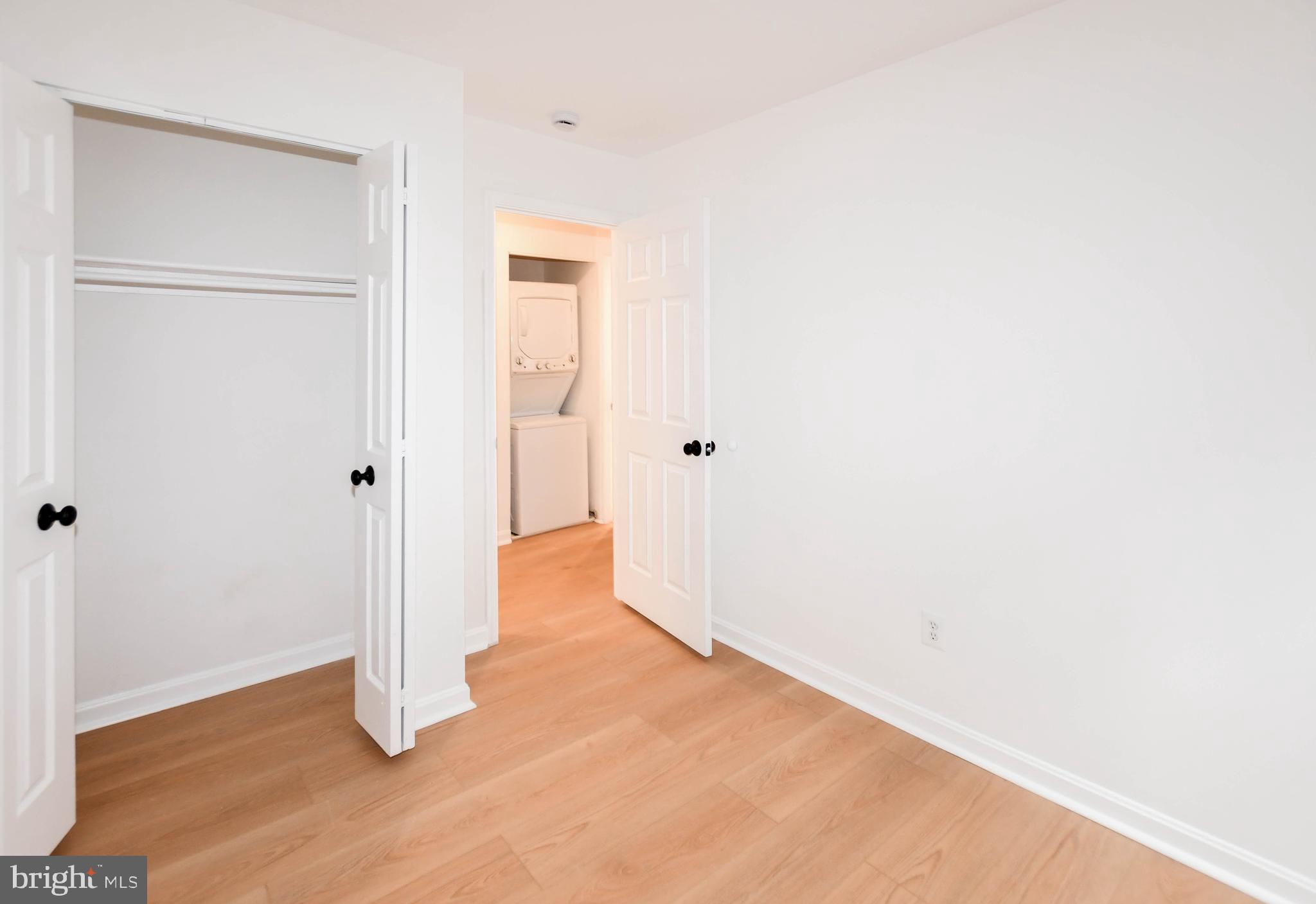 LONDON WOODS - Residential