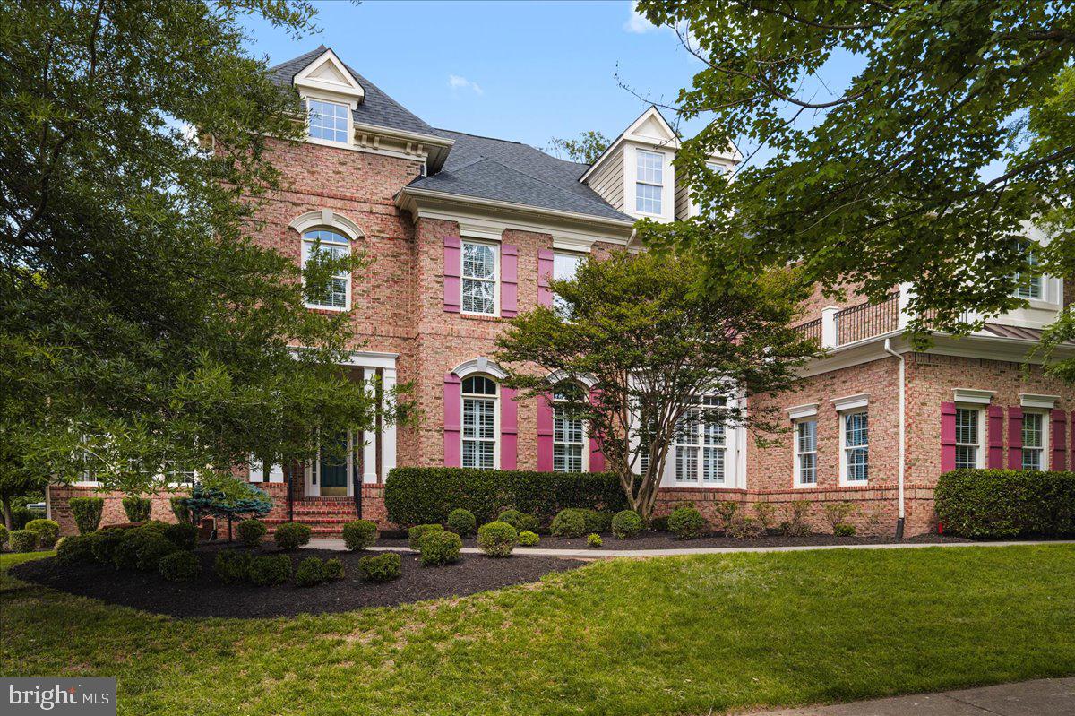 LANSDOWNE ON THE POTOMAC - Residential