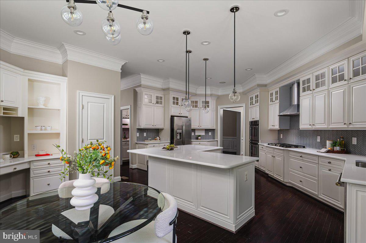 LANSDOWNE ON THE POTOMAC - Residential