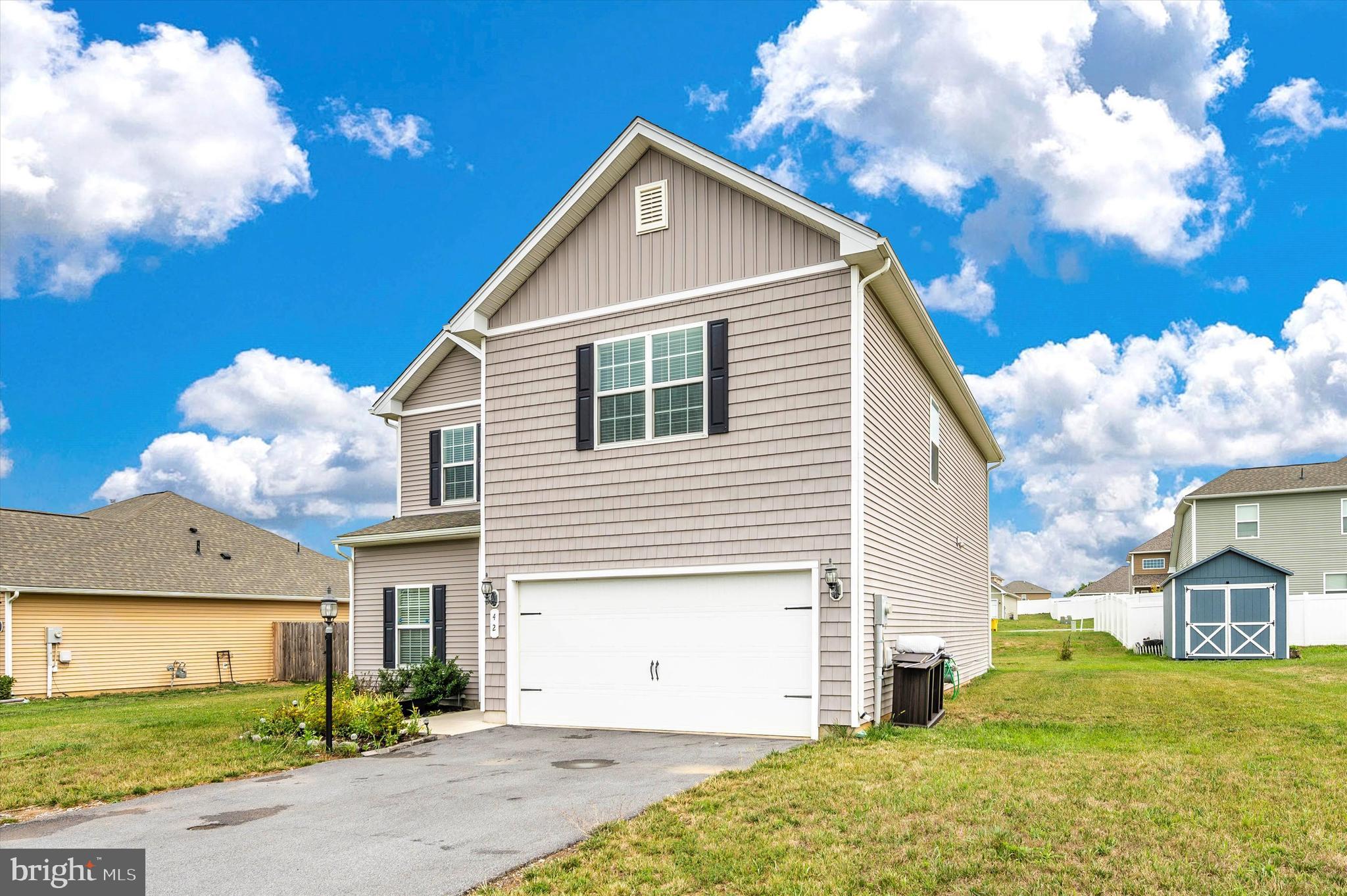 MCGINNIS POINT - Residential