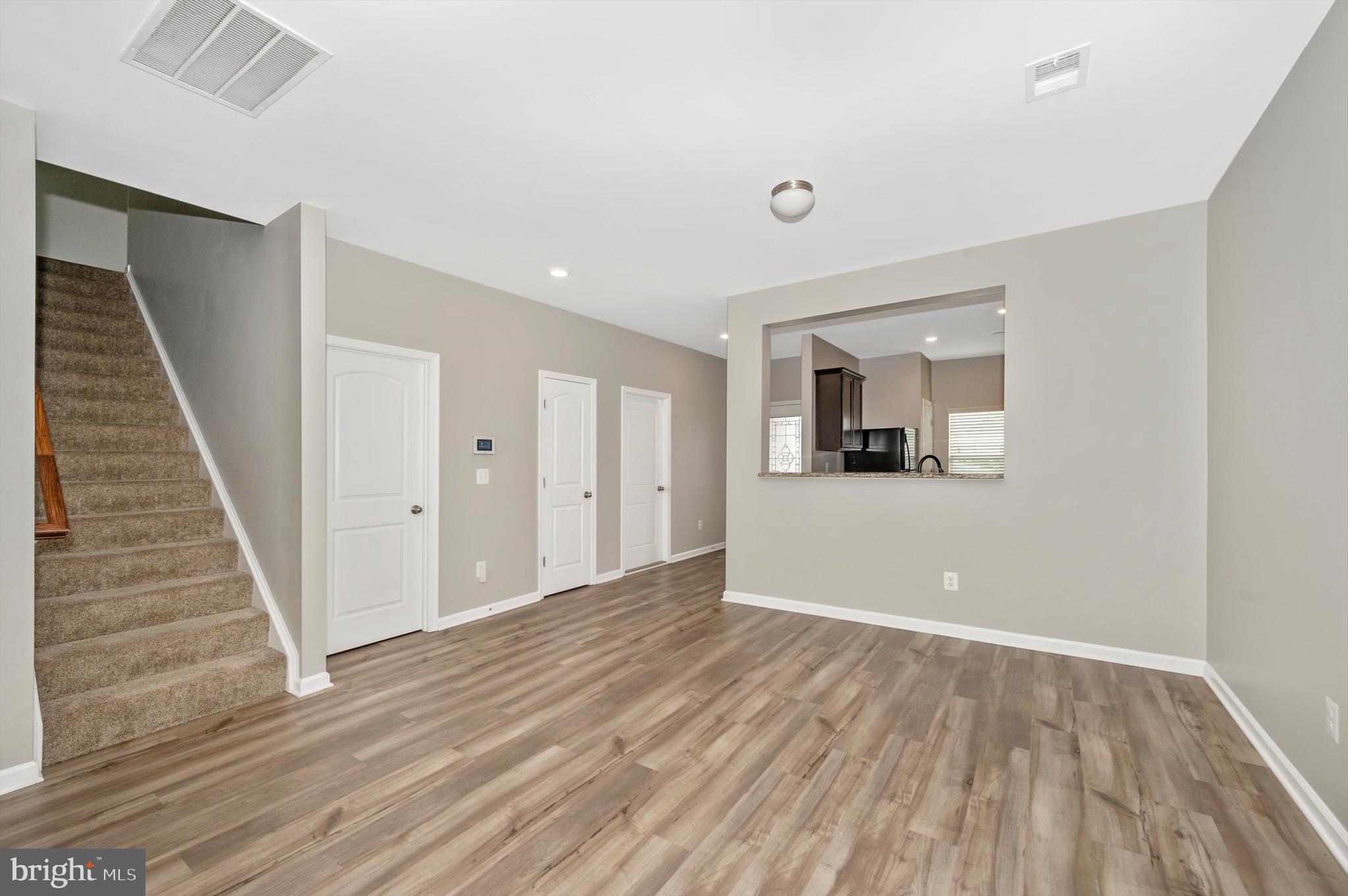 MCGINNIS POINT - Residential