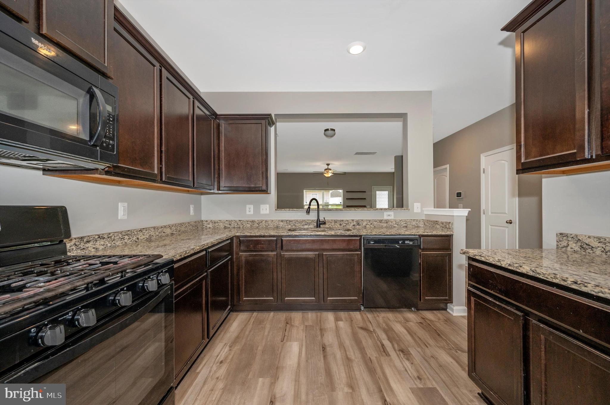 MCGINNIS POINT - Residential