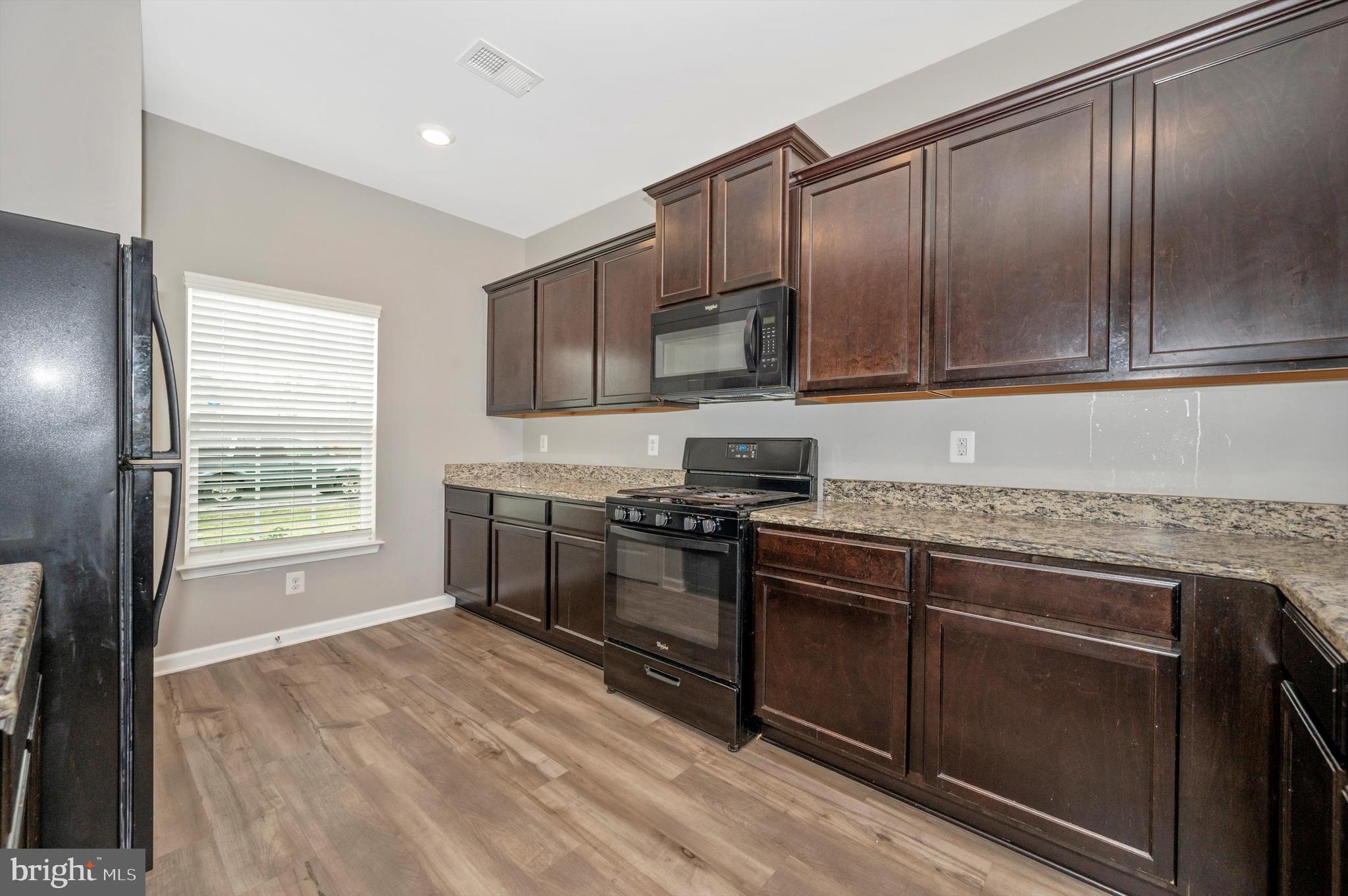 MCGINNIS POINT - Residential