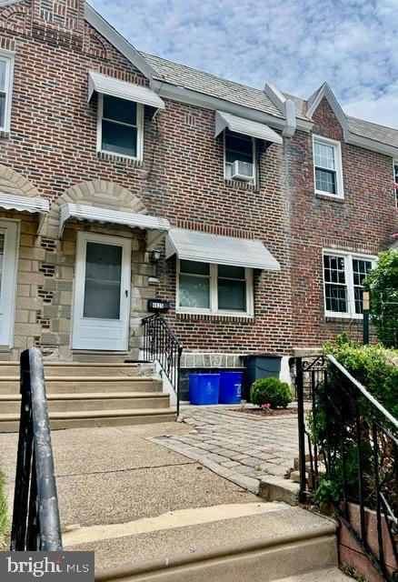 Welcome to 4625 Lansing Street in the Holmesburg section of Northeast Philadelphia. This turn key home has 3 bedrooms and 2 full bathrooms with modern finishes. The main level features a newer kitchen and stall shower bathroom, hardwoods, an open floor plan and a deck on the rear of the home. The upper level offers 3 bedrooms and full main bathroom. Partially finished basement with walkout access to the fenced in driveway. Conveniently located to major roadways, schools and local attractions. Schedule your tour!
