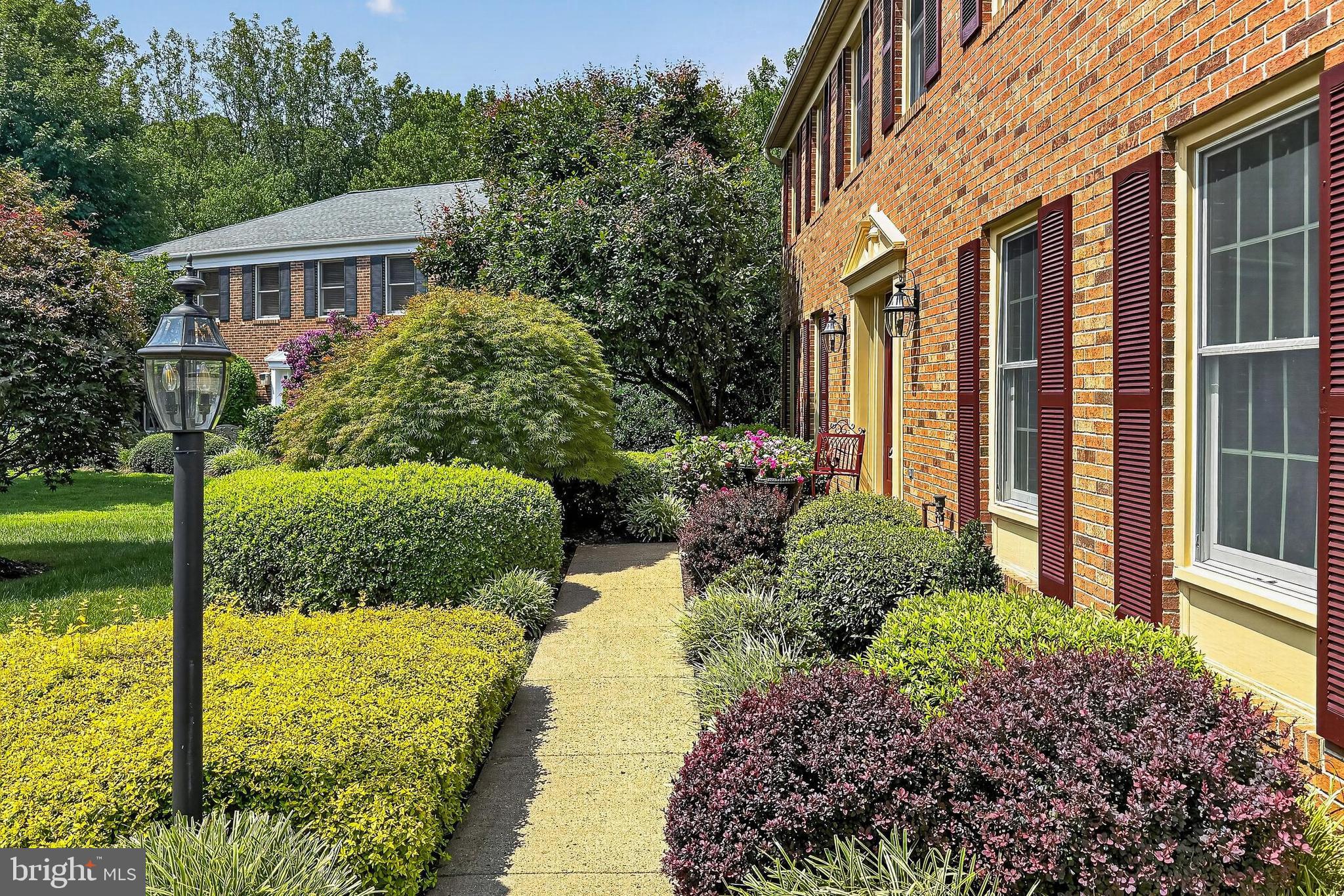 RESTON - Residential