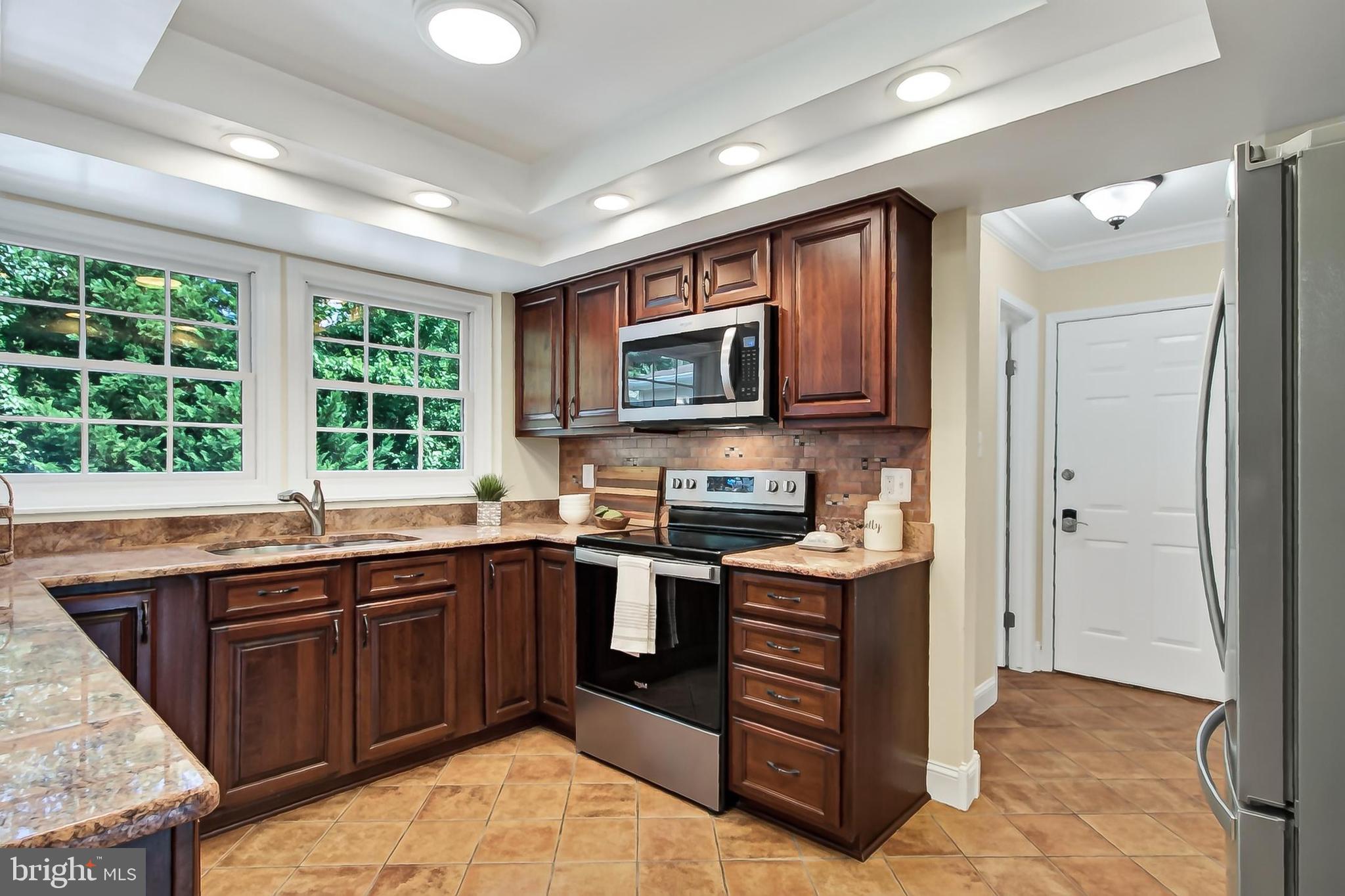RESTON - Residential