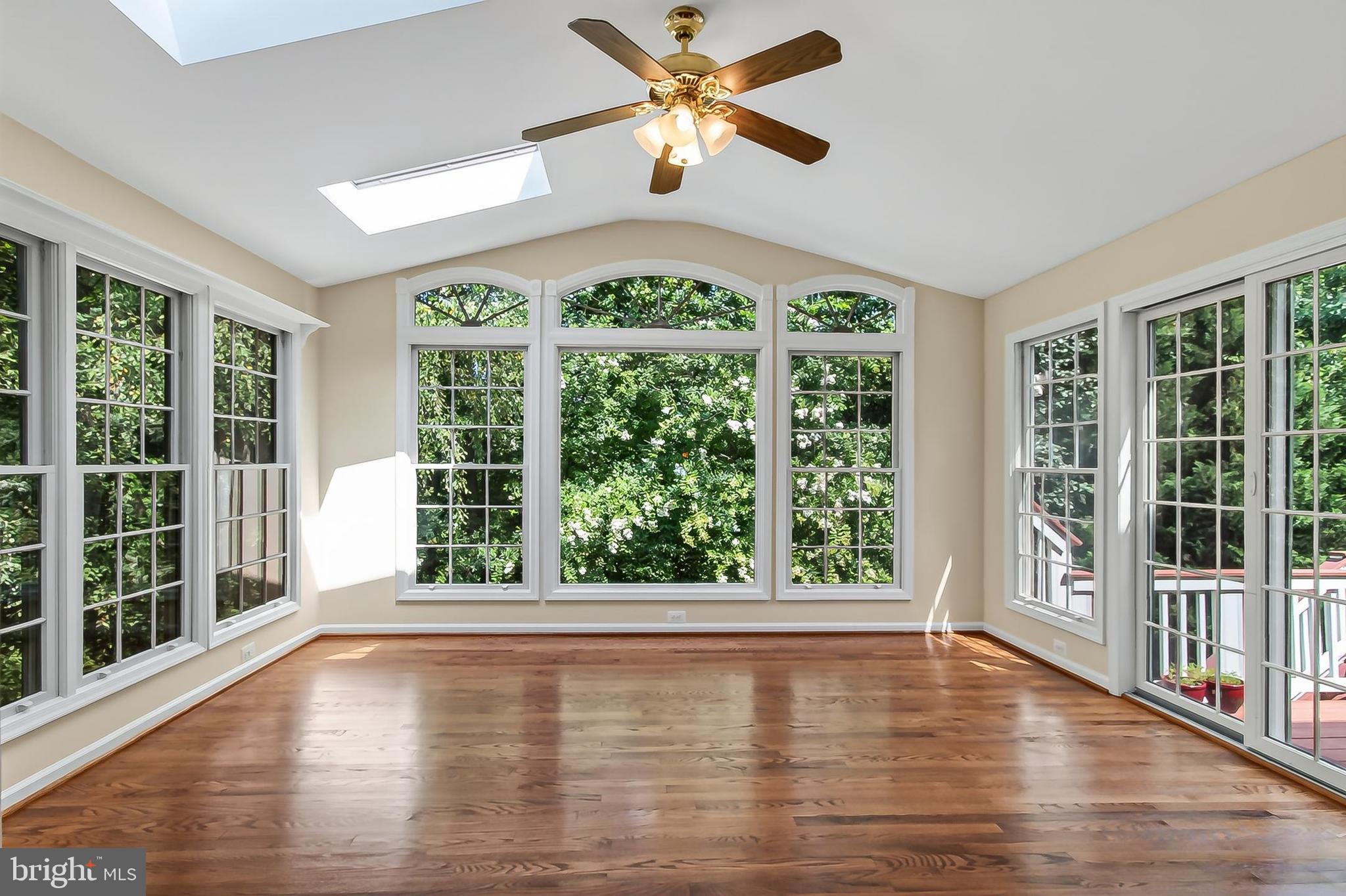 RESTON - Residential