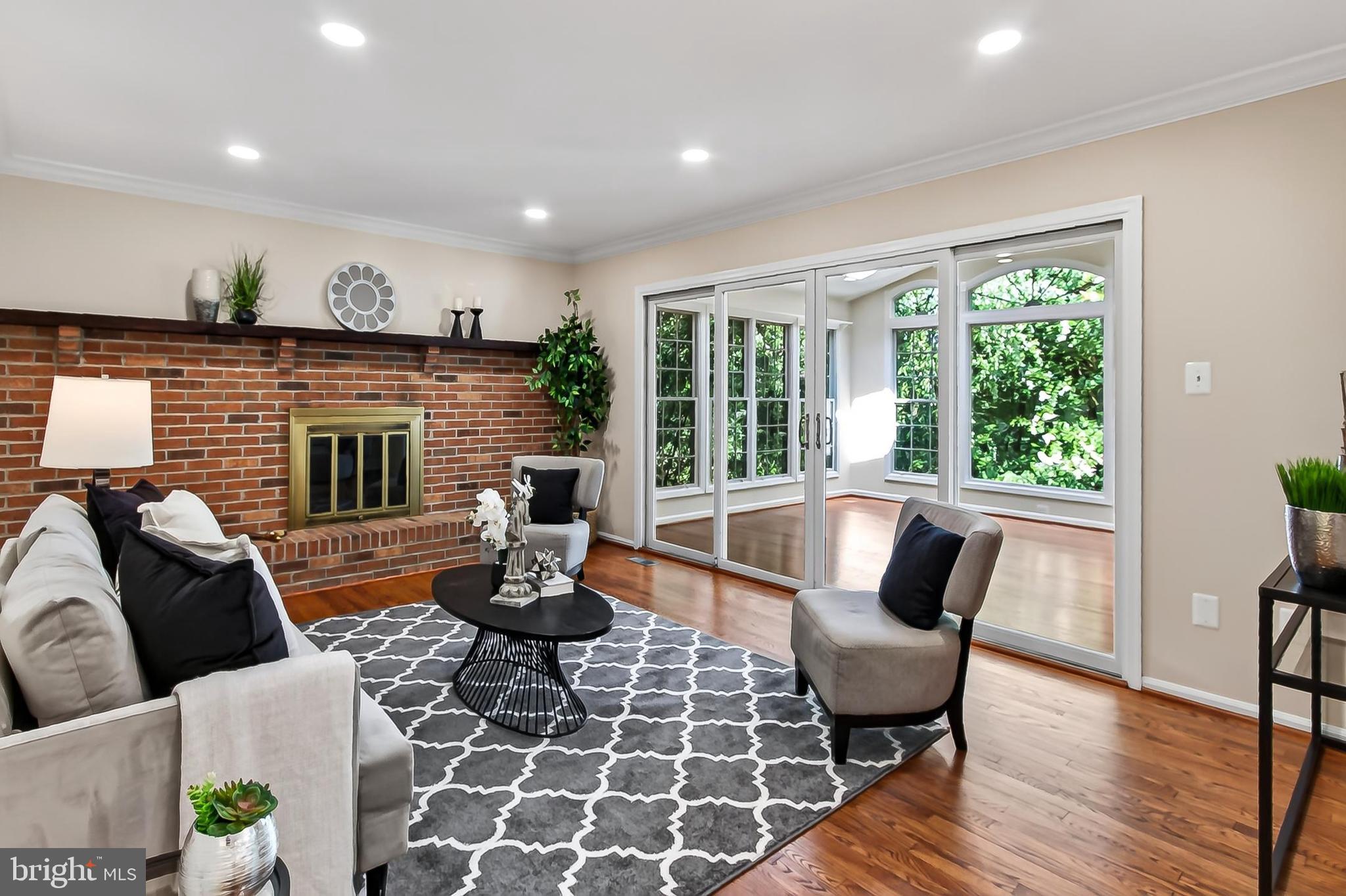 RESTON - Residential