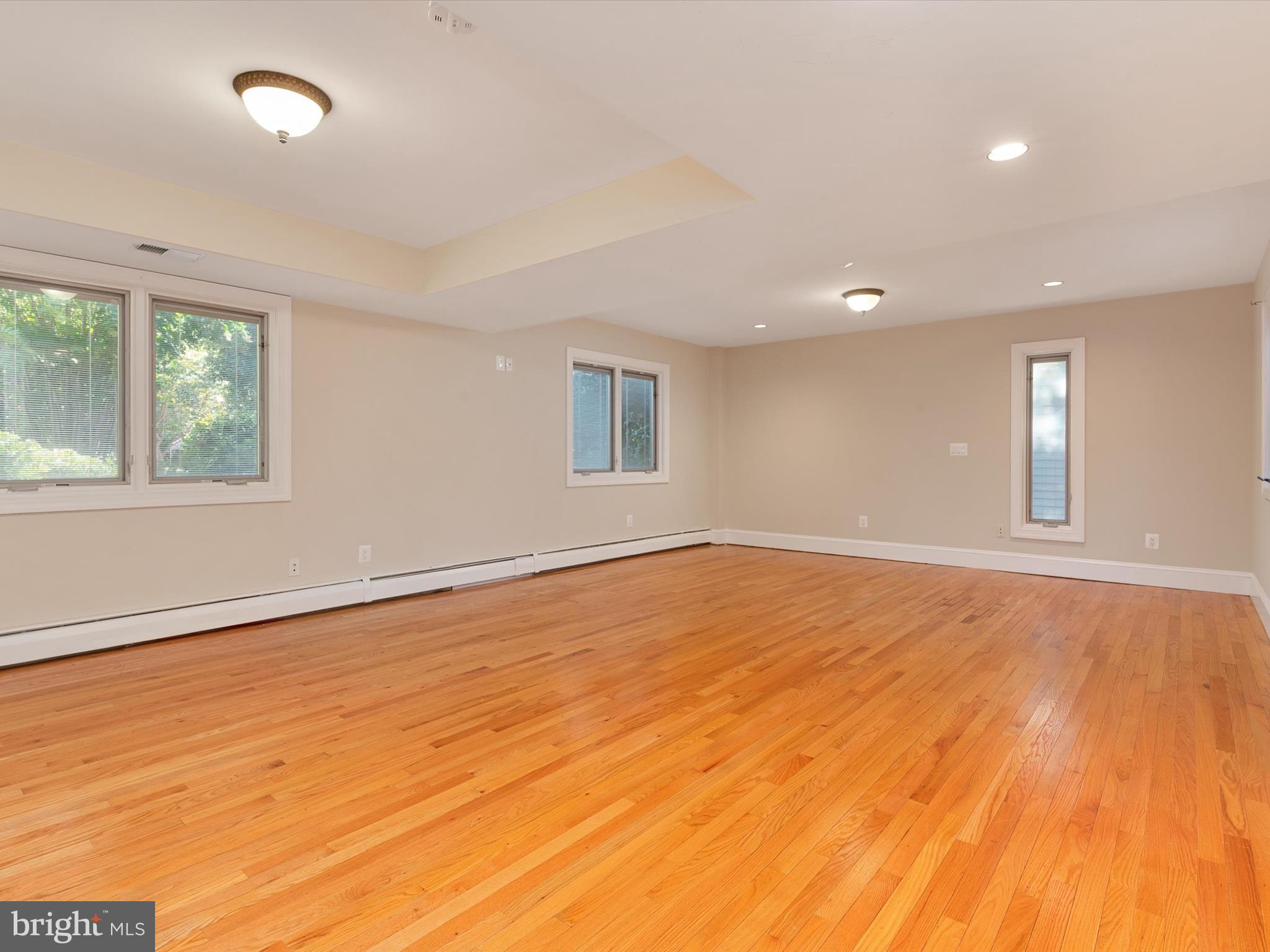 EDGEWATER BEACH - Residential