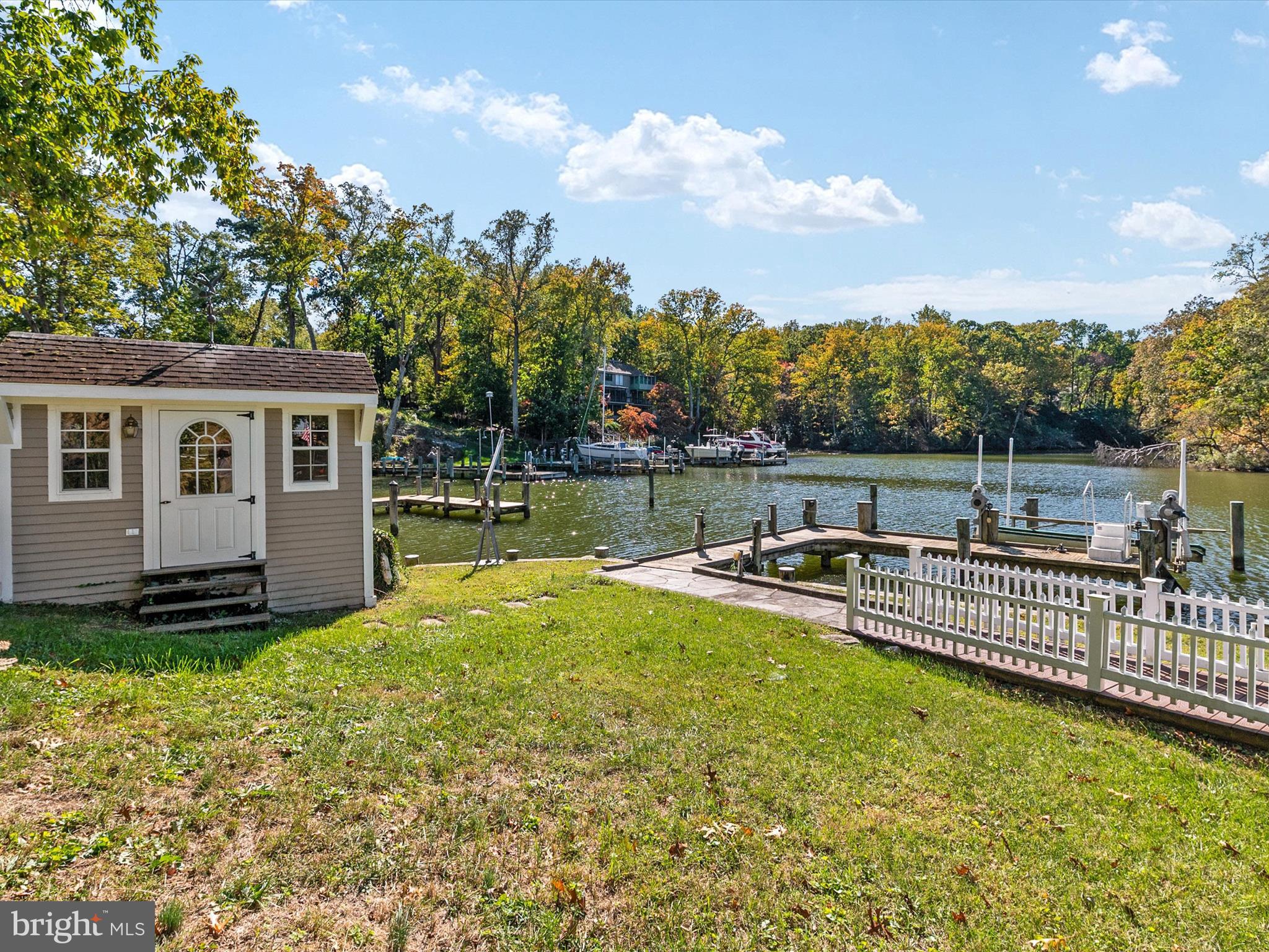 EDGEWATER BEACH - Residential