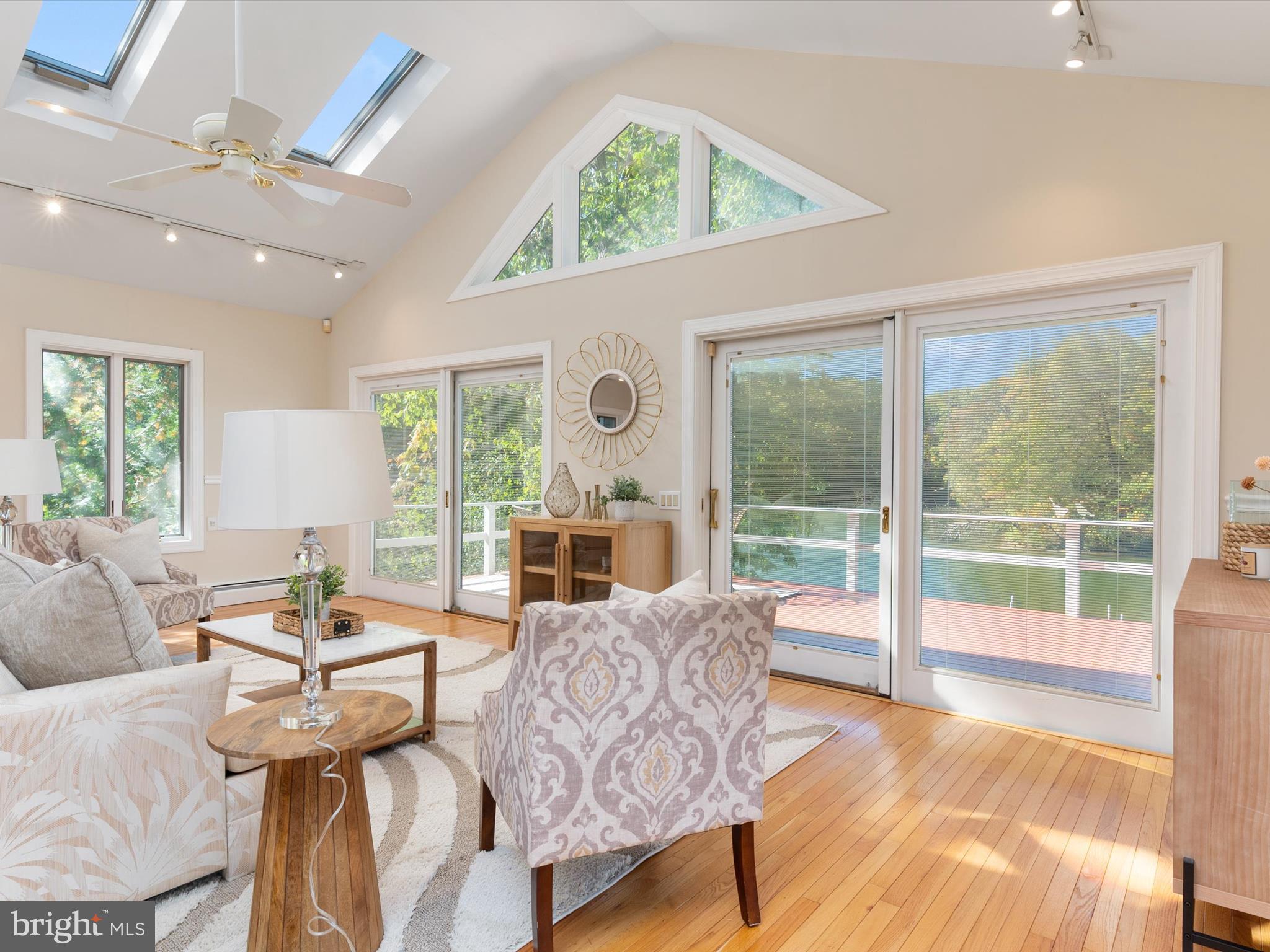 EDGEWATER BEACH - Residential