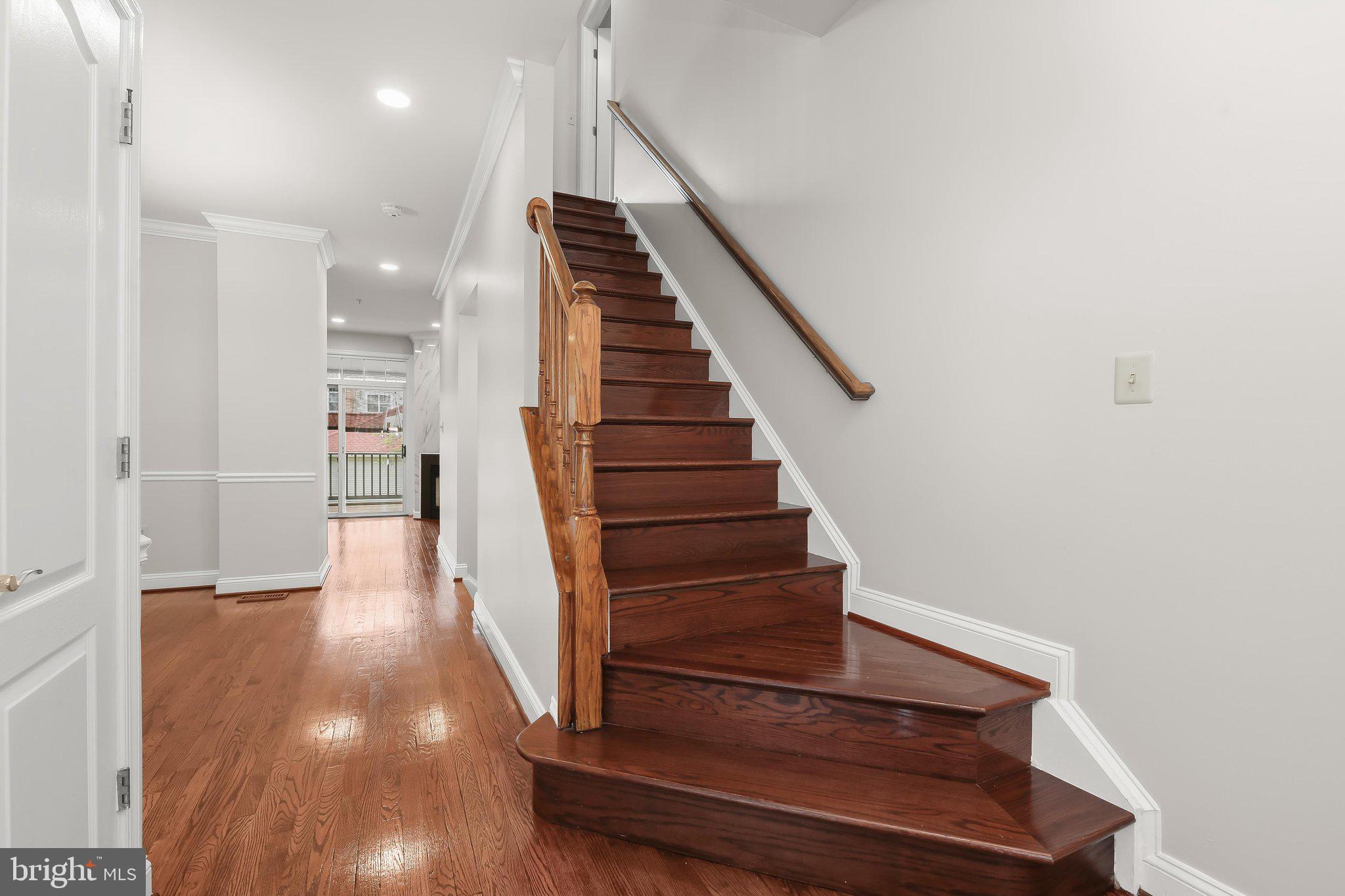 FAIRWAY VILLAS - Residential