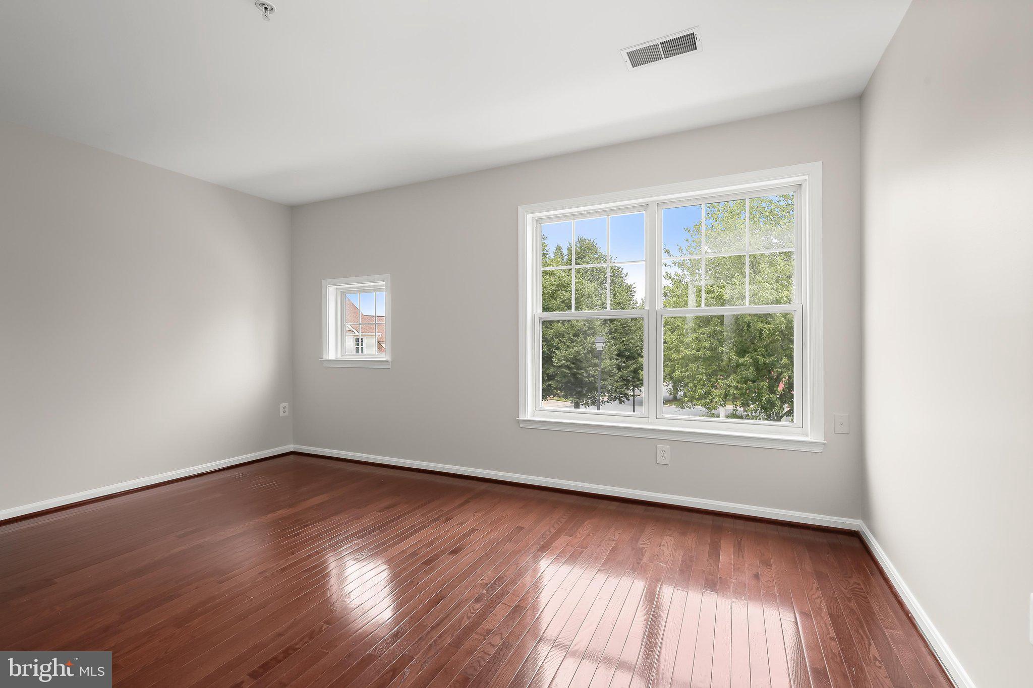 FAIRWAY VILLAS - Residential