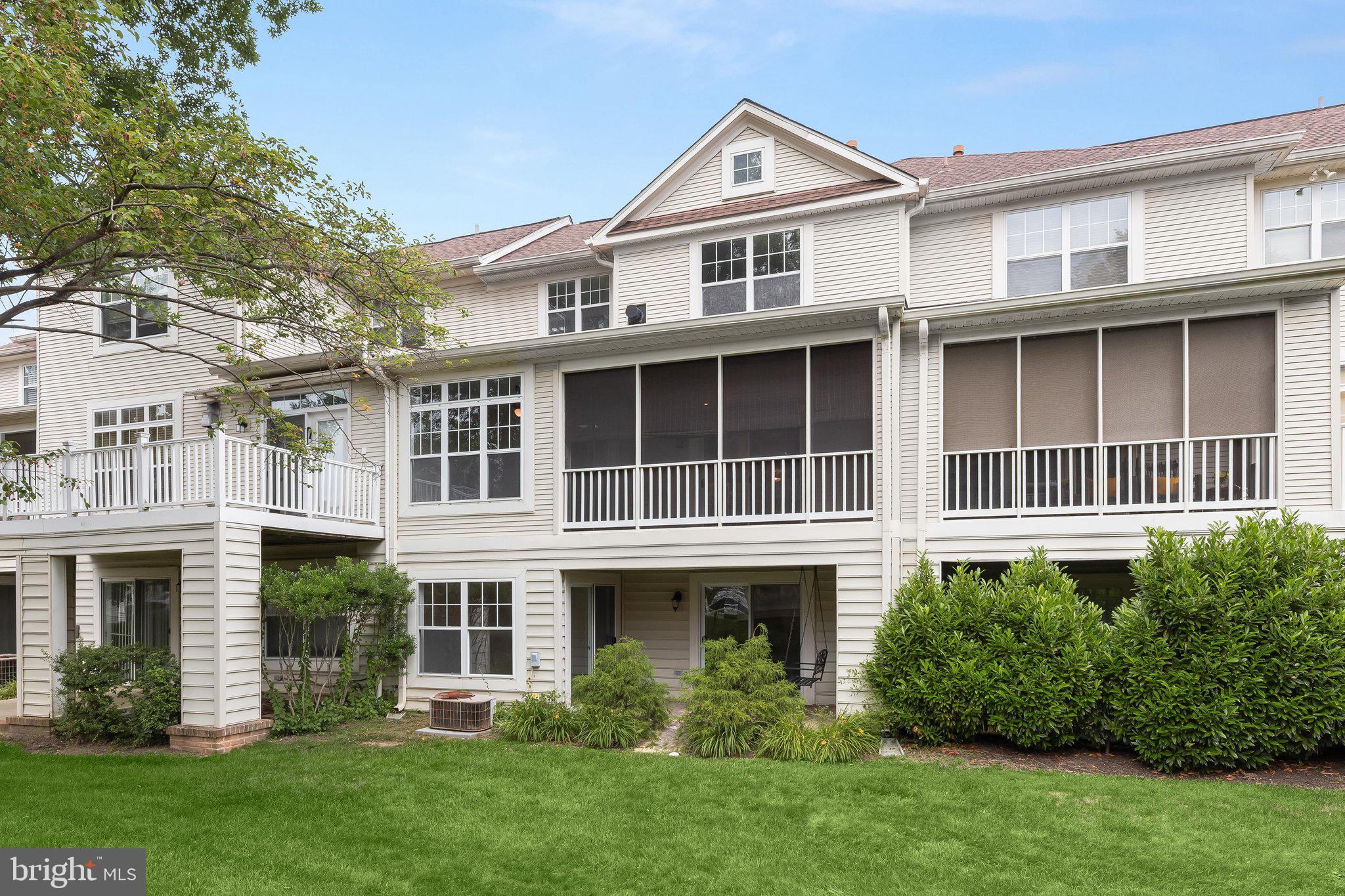 FAIRWAY VILLAS - Residential