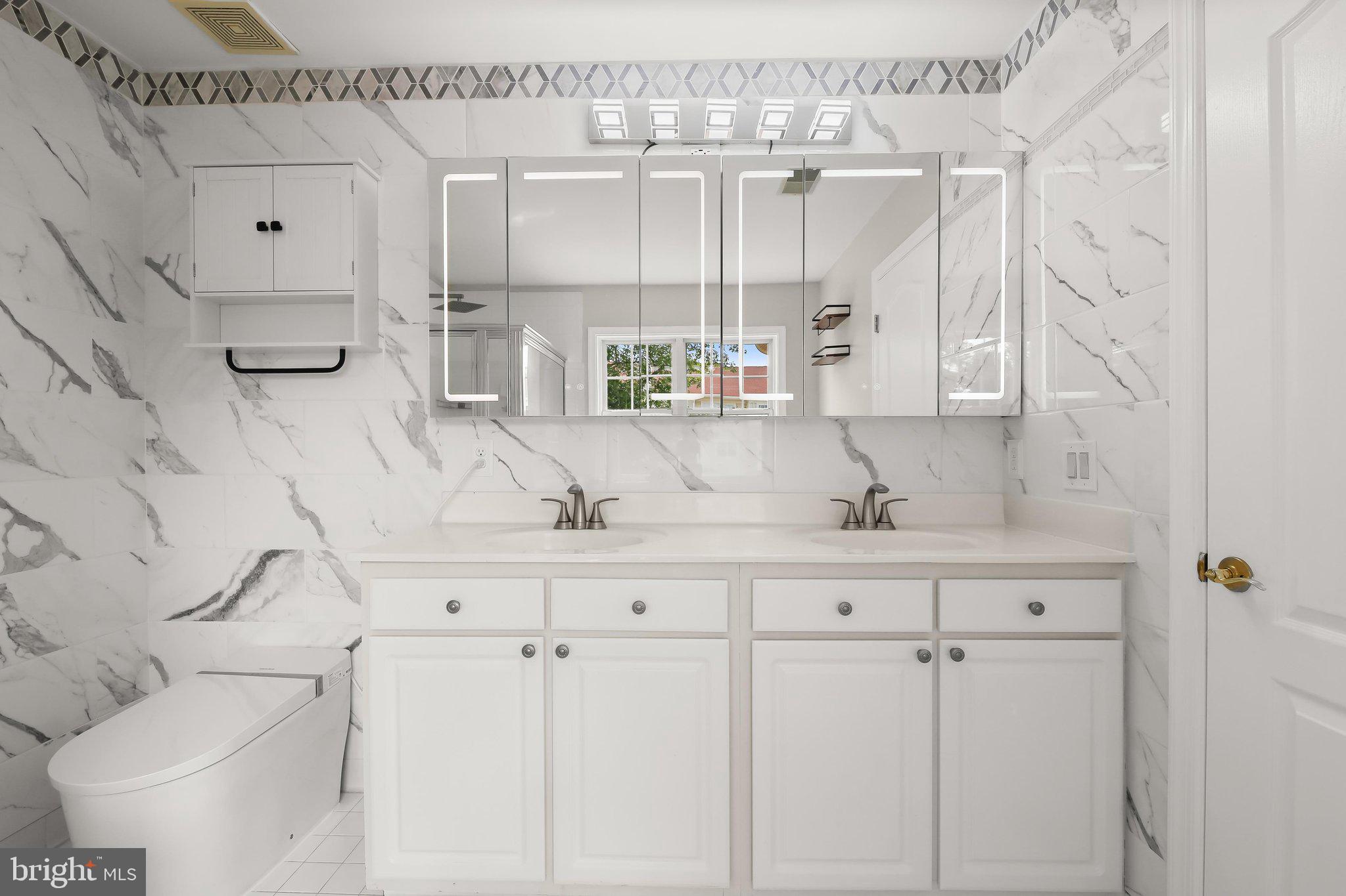 FAIRWAY VILLAS - Residential
