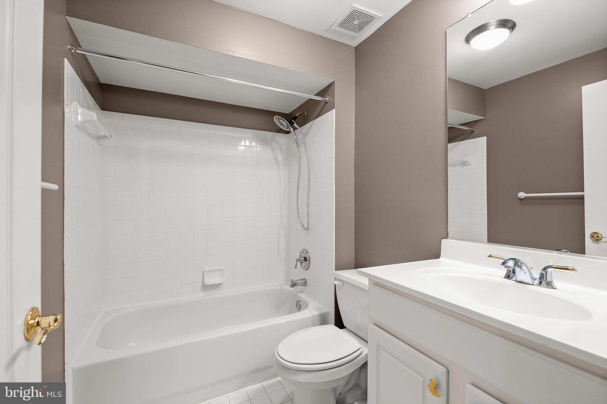 FAIRWAY VILLAS - Residential