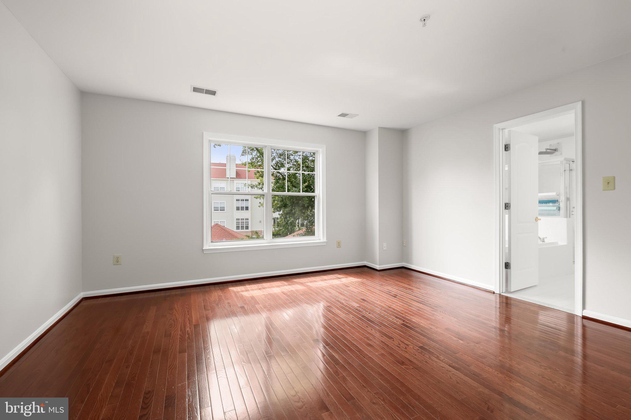 FAIRWAY VILLAS - Residential