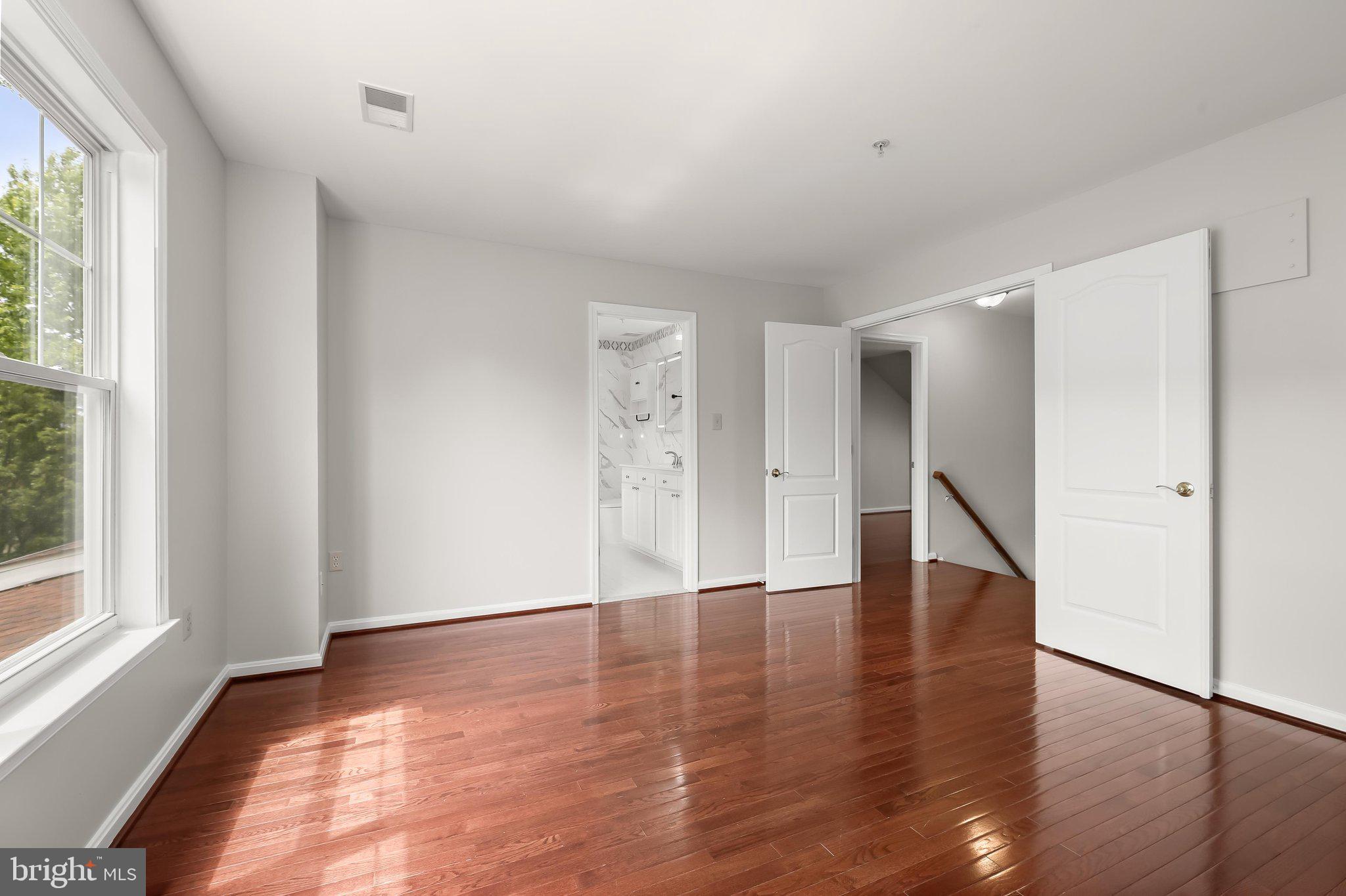FAIRWAY VILLAS - Residential
