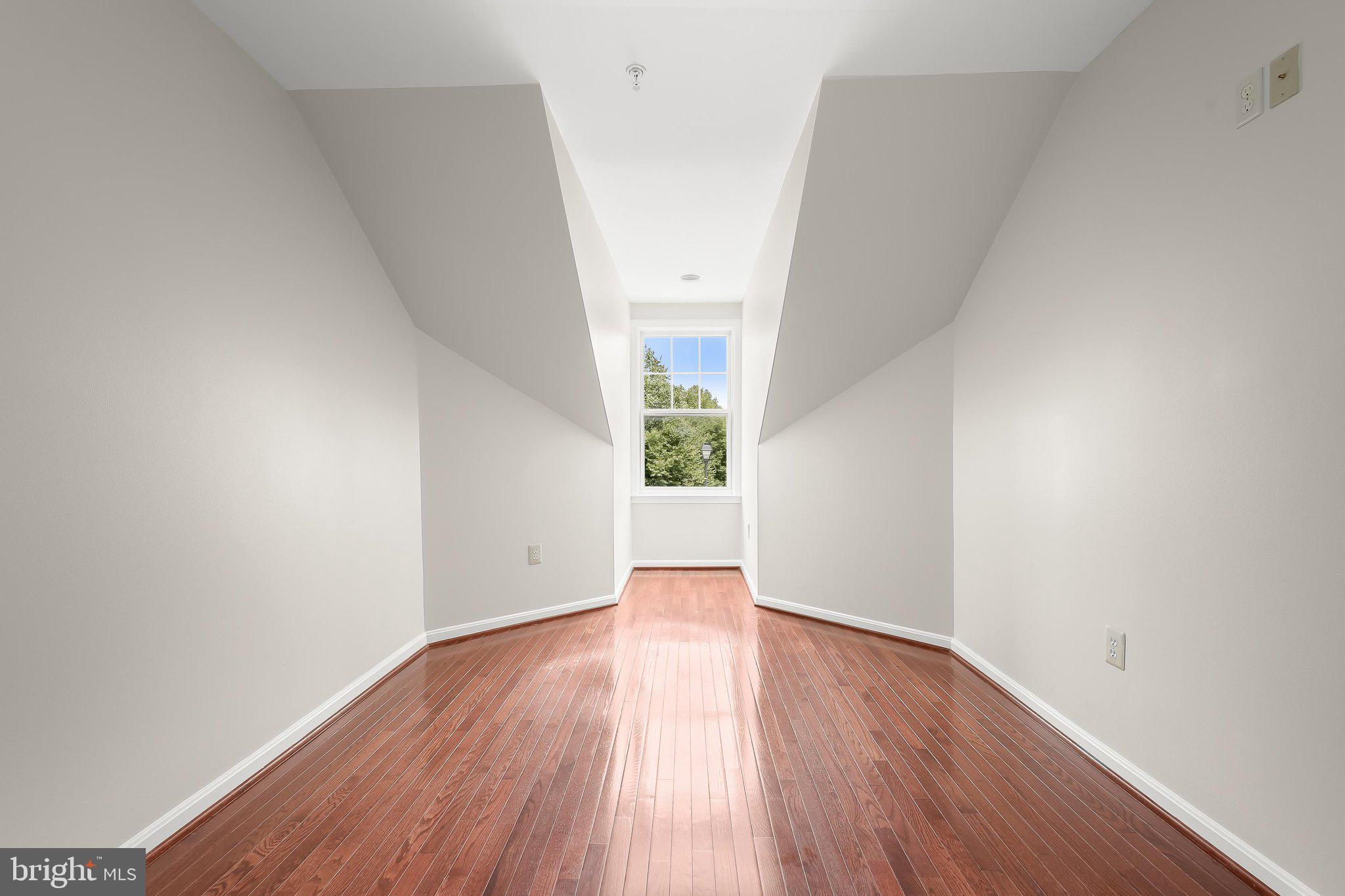 FAIRWAY VILLAS - Residential