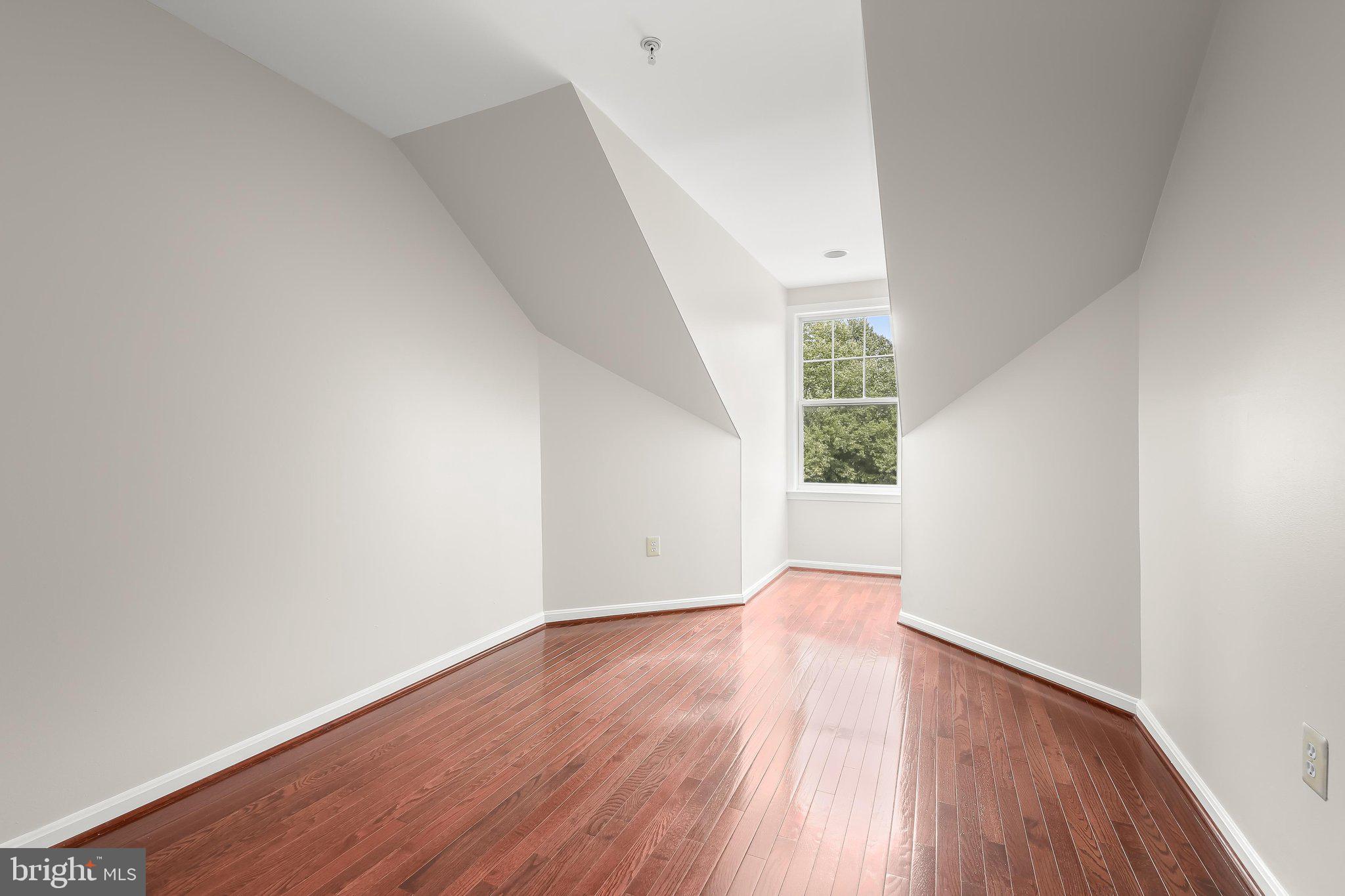 FAIRWAY VILLAS - Residential