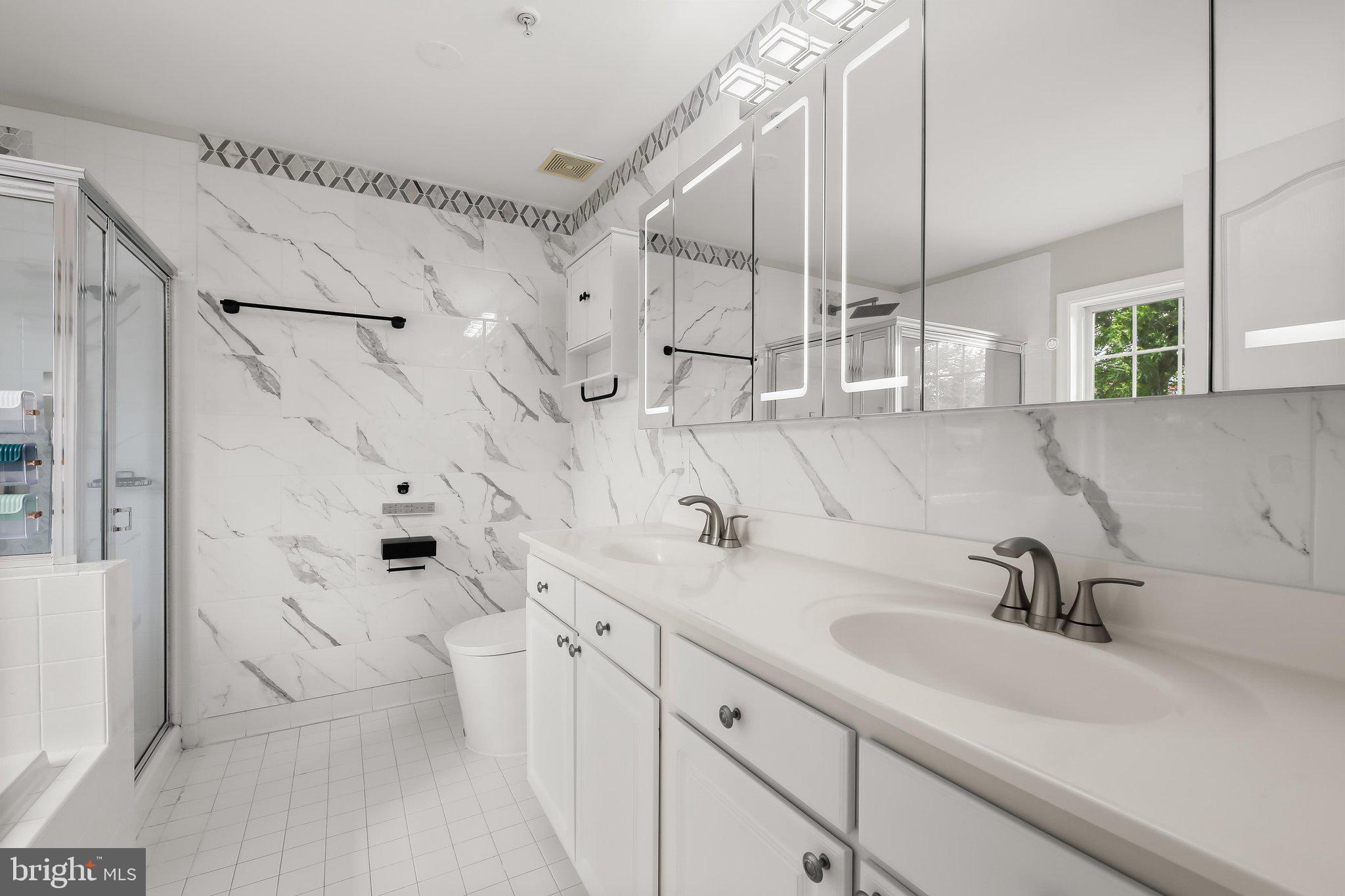 FAIRWAY VILLAS - Residential