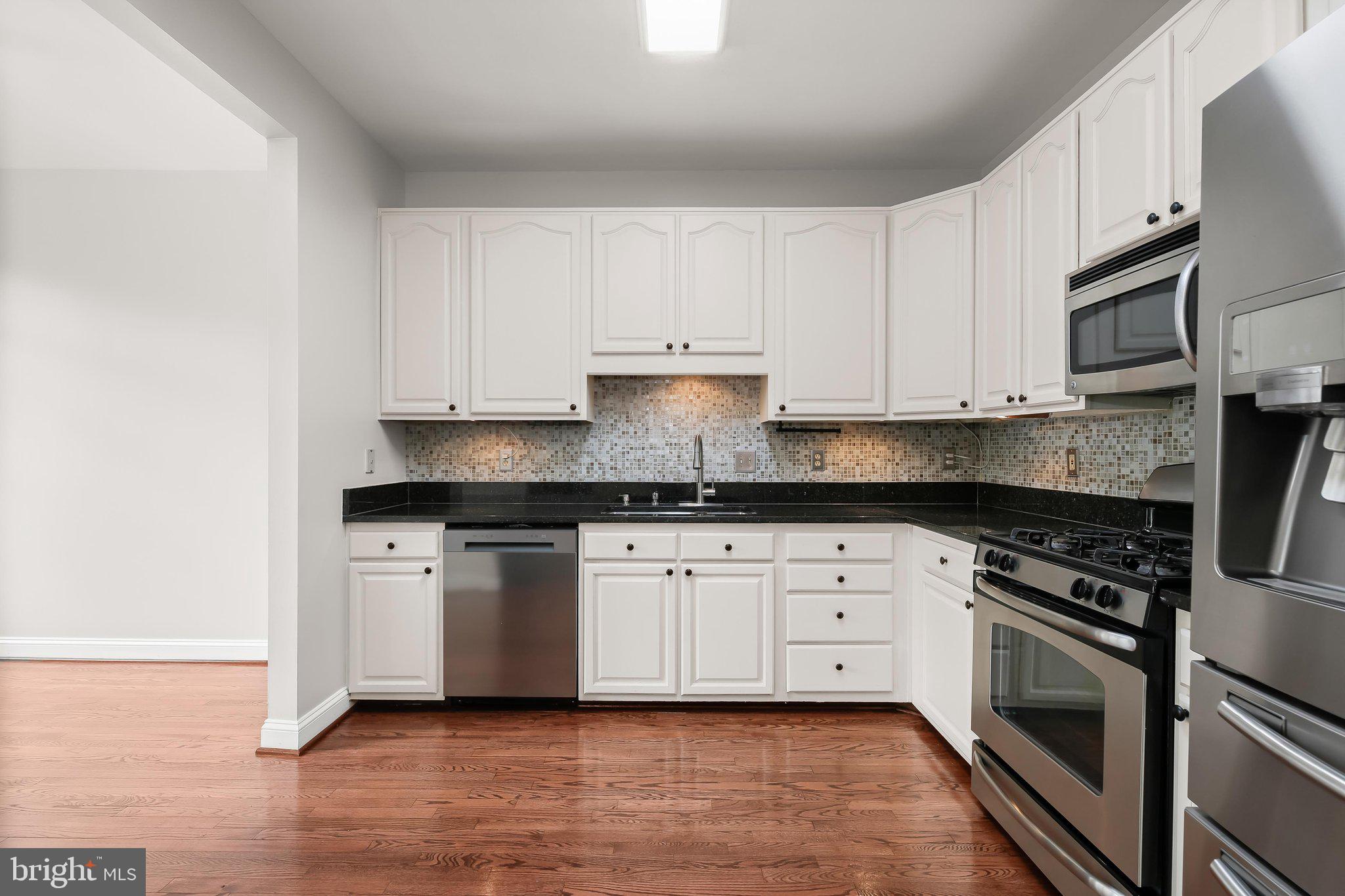 FAIRWAY VILLAS - Residential