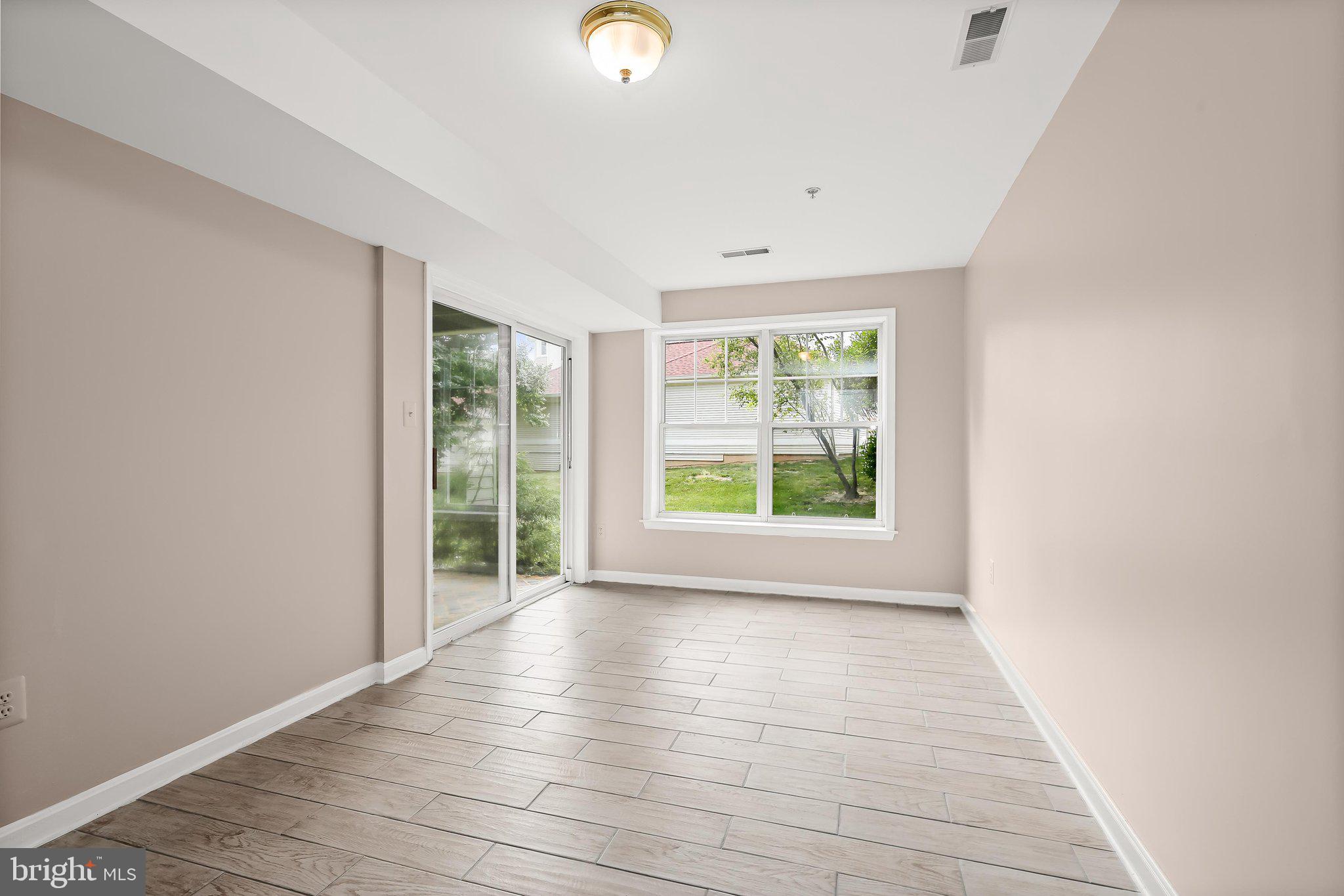 FAIRWAY VILLAS - Residential