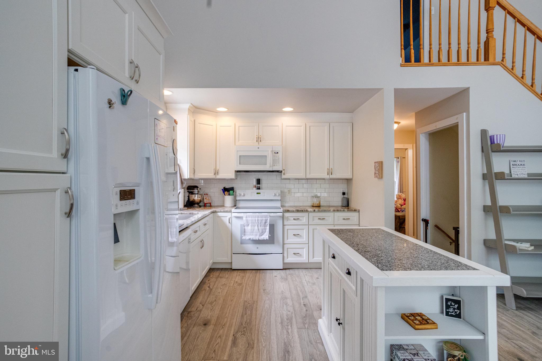 OCTORARO LAKES - Residential