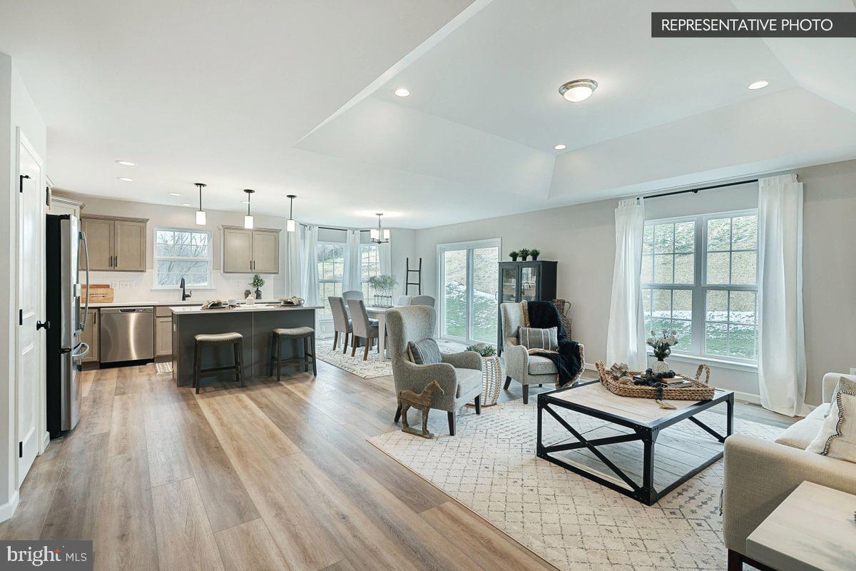 MENSCH ESTATES - Residential