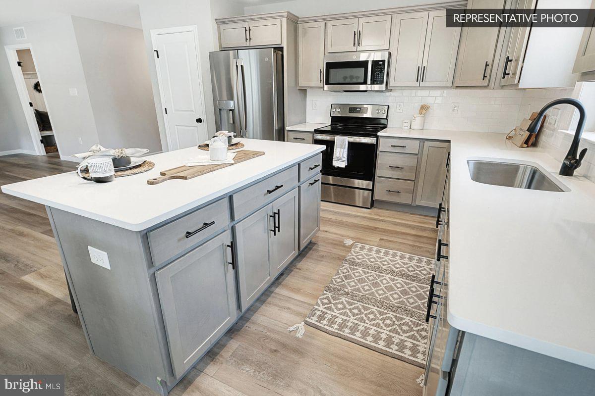 MENSCH ESTATES - Residential