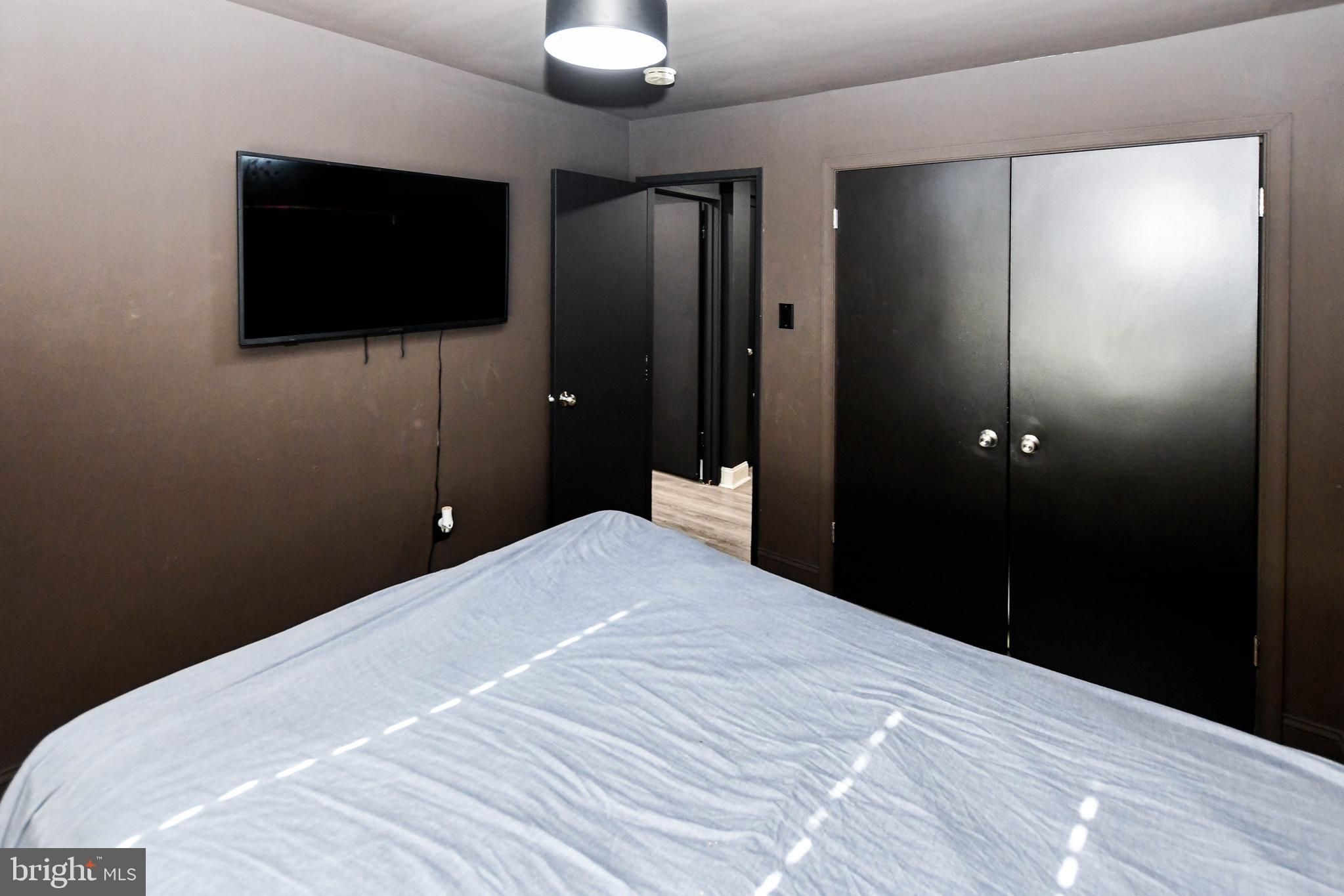 PINES CONDOMINIUM - Residential
