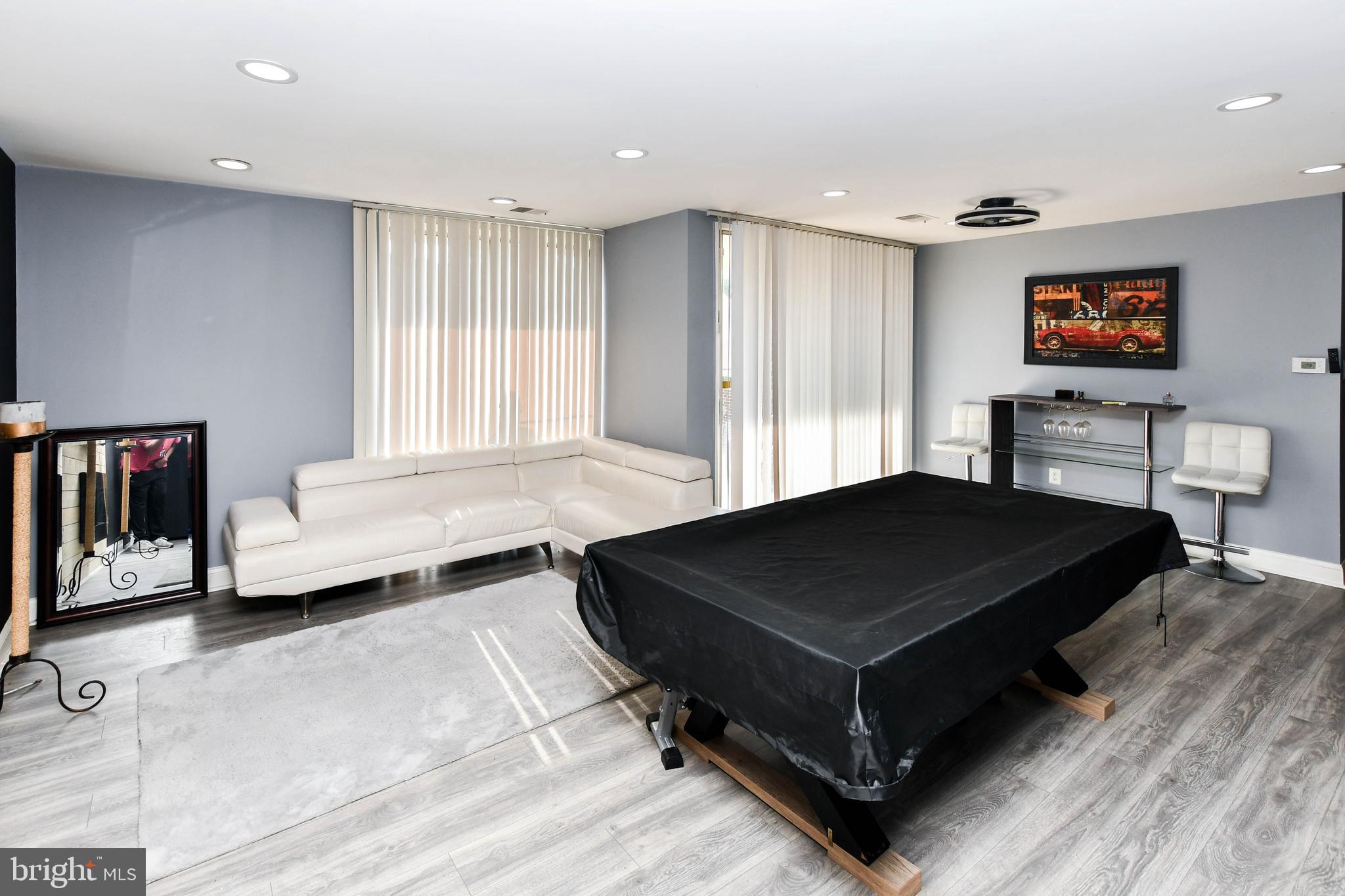PINES CONDOMINIUM - Residential