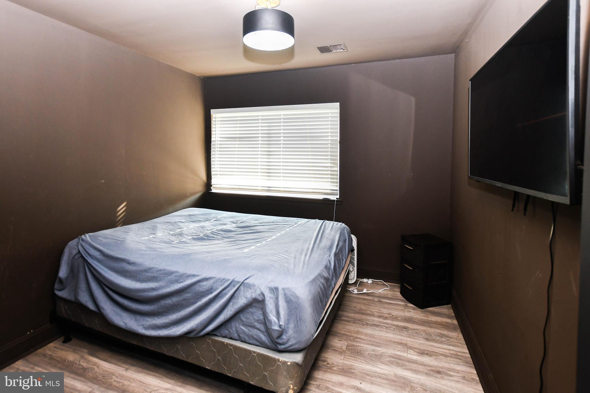PINES CONDOMINIUM - Residential