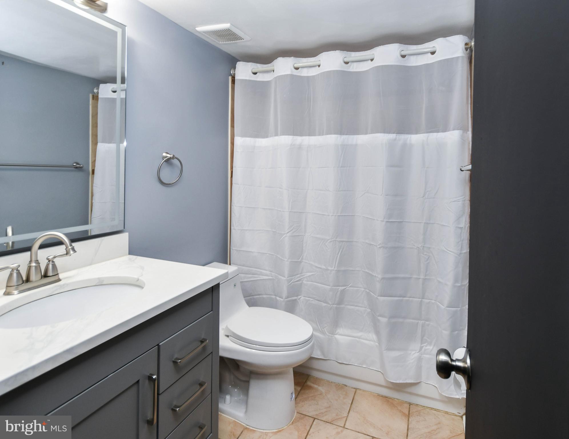 PINES CONDOMINIUM - Residential