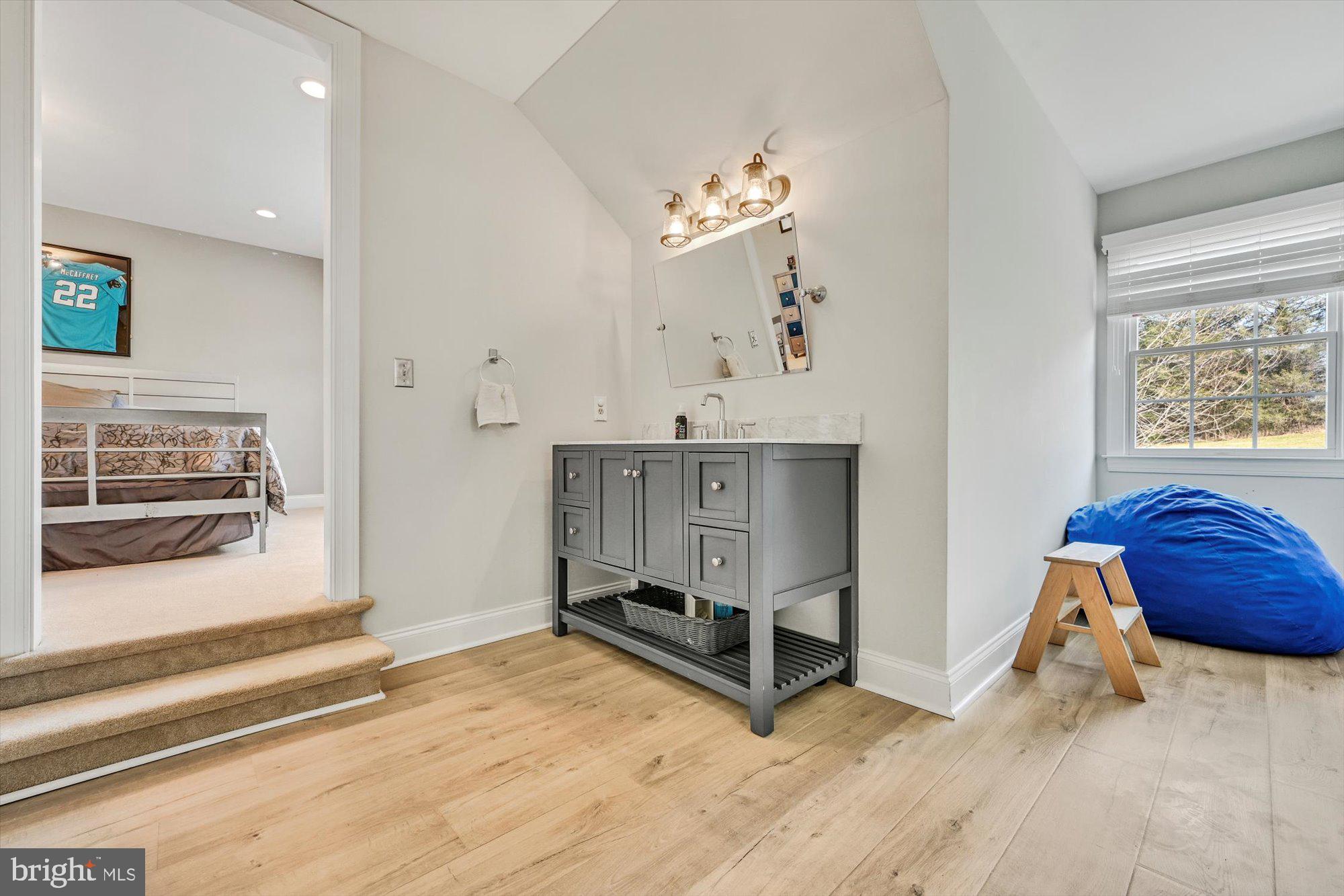 HILLHURST - Residential