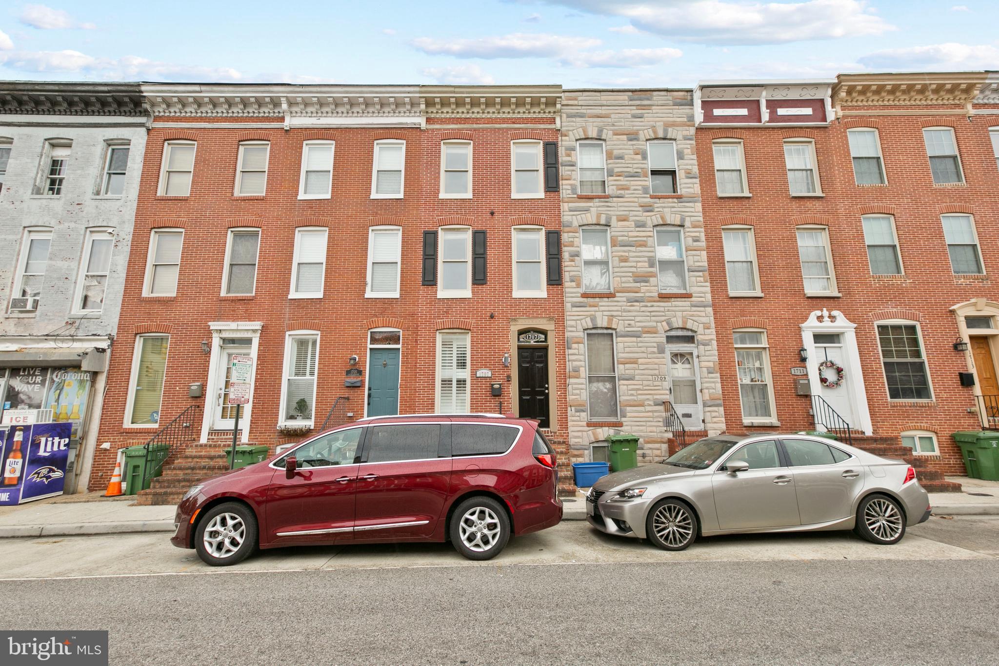 MASSIVE 4 BEDROOM HOME IN FEDERAL HILL!! TRUE 4 BED 4 BATHS!!  EASY ACCESS TO 95, KEY BRIDGE TUNNEL, AND 695!!  HUGE BACK THAT IS FENCED IN!!  WALKING DISTANCE TO ALL SOCIAL LIFE IN FEDERAL HILL!  HARD WOOD FLOORS, STAINLESS STEAL APPLIANCES!  PROFESSIONALLY MANAGED!!